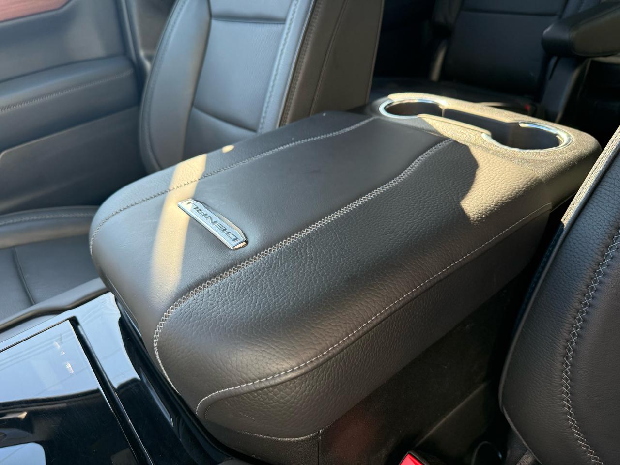 GMC Yukon XL 4WD 4dr Denali 2025