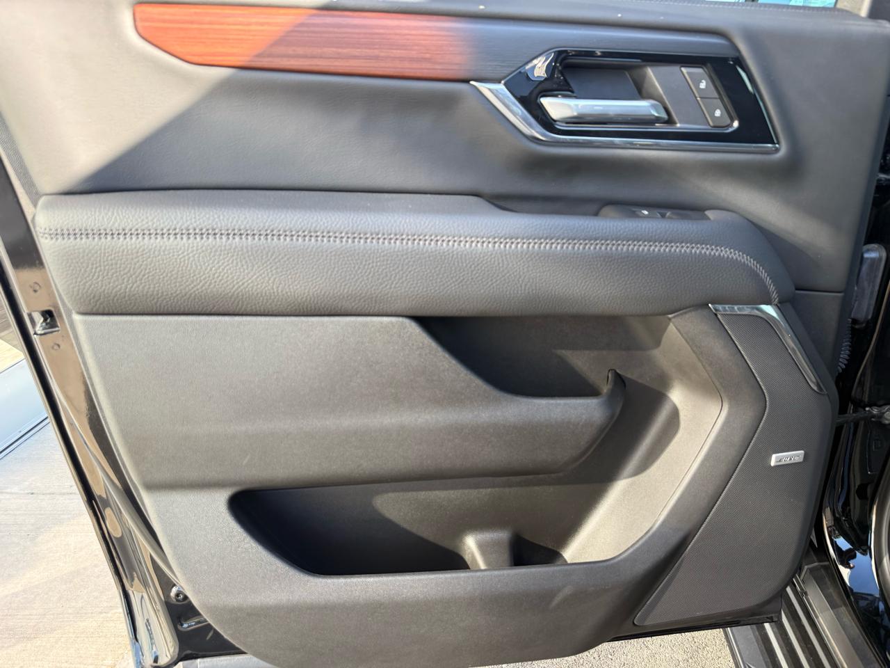GMC Yukon XL 4WD 4dr Denali 2025