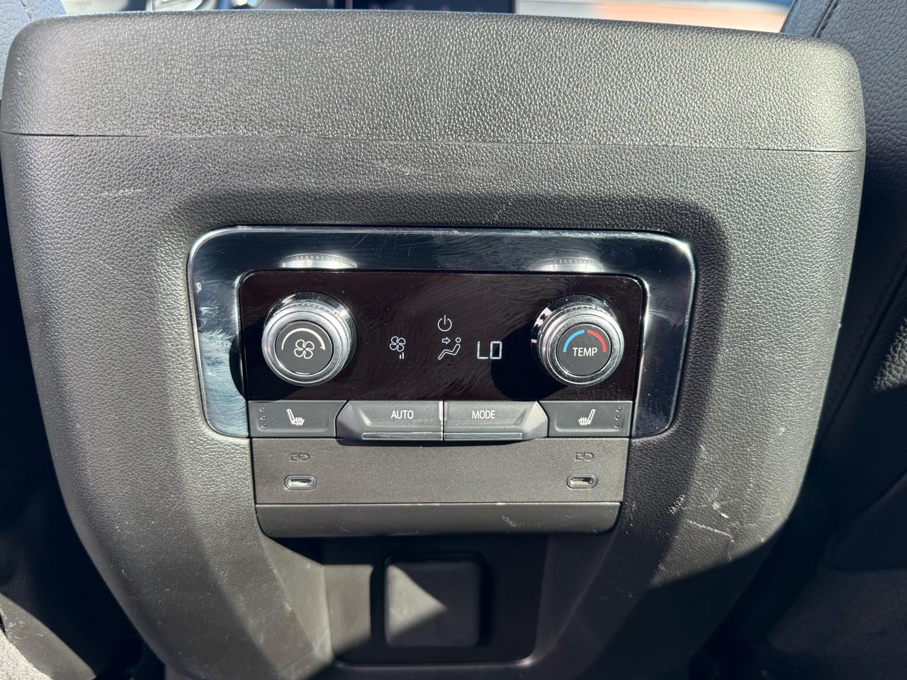 GMC Yukon XL 4WD 4dr Denali 2025