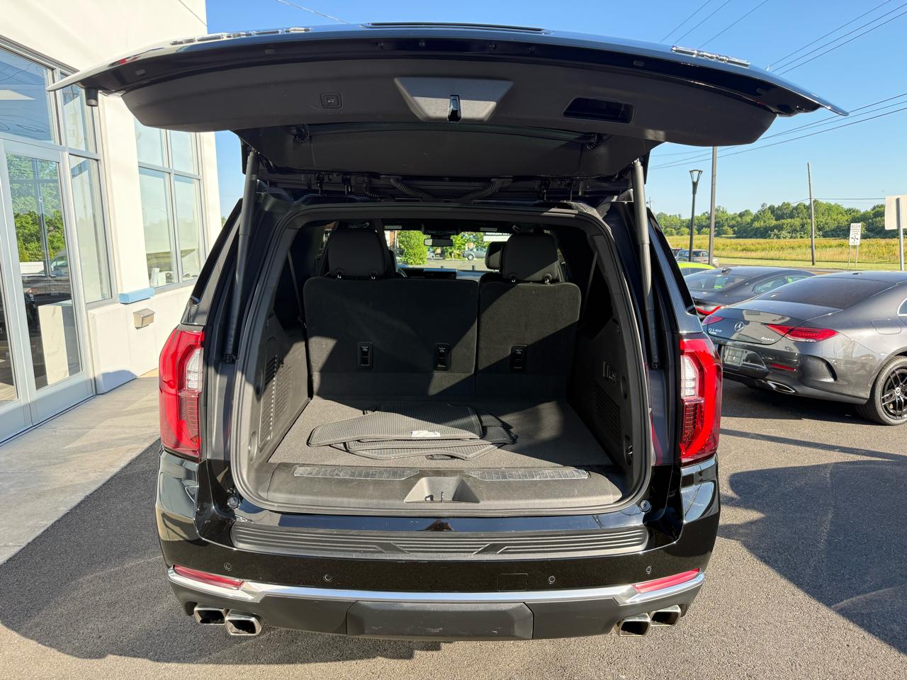 GMC Yukon XL 4WD 4dr Denali 2025
