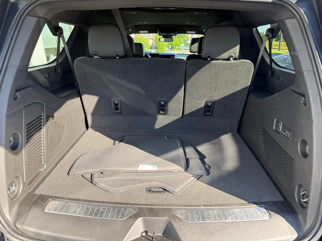 GMC Yukon XL 4WD 4dr Denali 2025