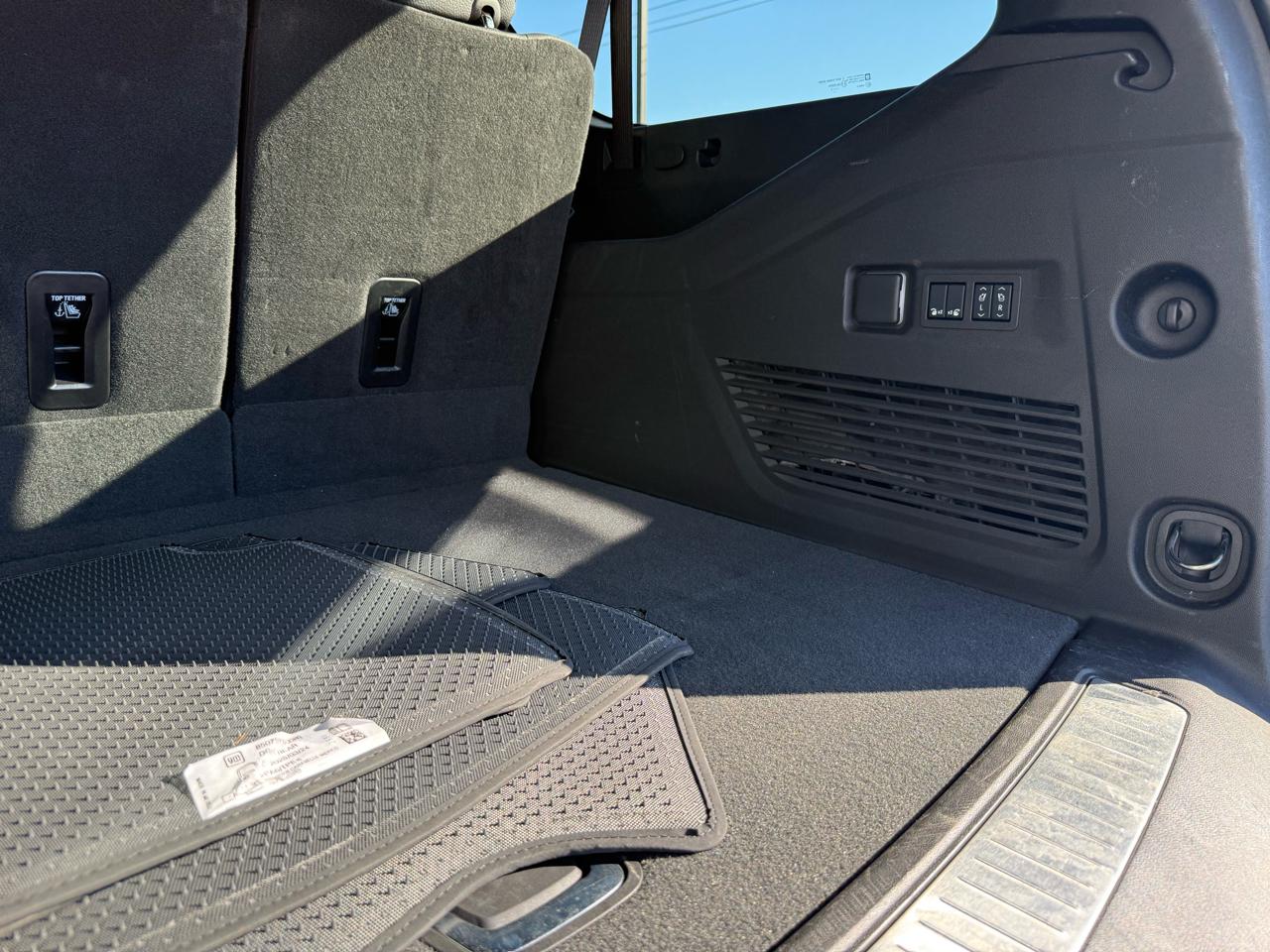 GMC Yukon XL 4WD 4dr Denali 2025