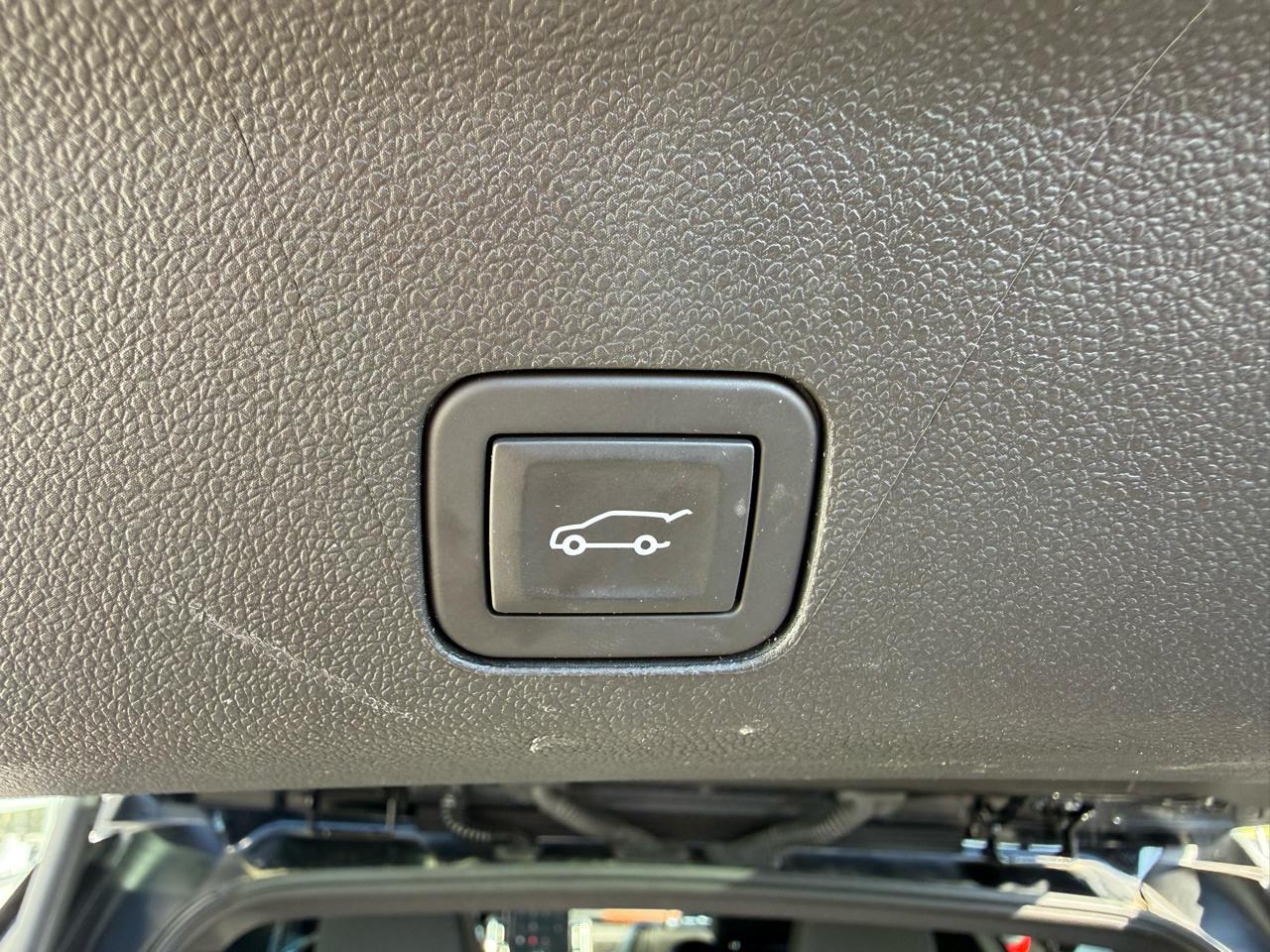 GMC Yukon XL 4WD 4dr Denali 2025