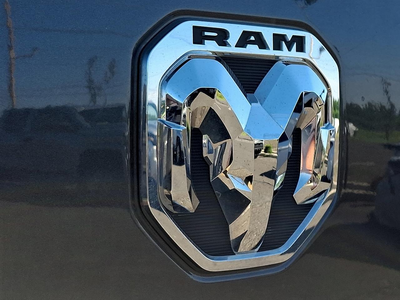 RAM 2500 Big Horn 4x4 Crew Cab 6'4" Box 2024