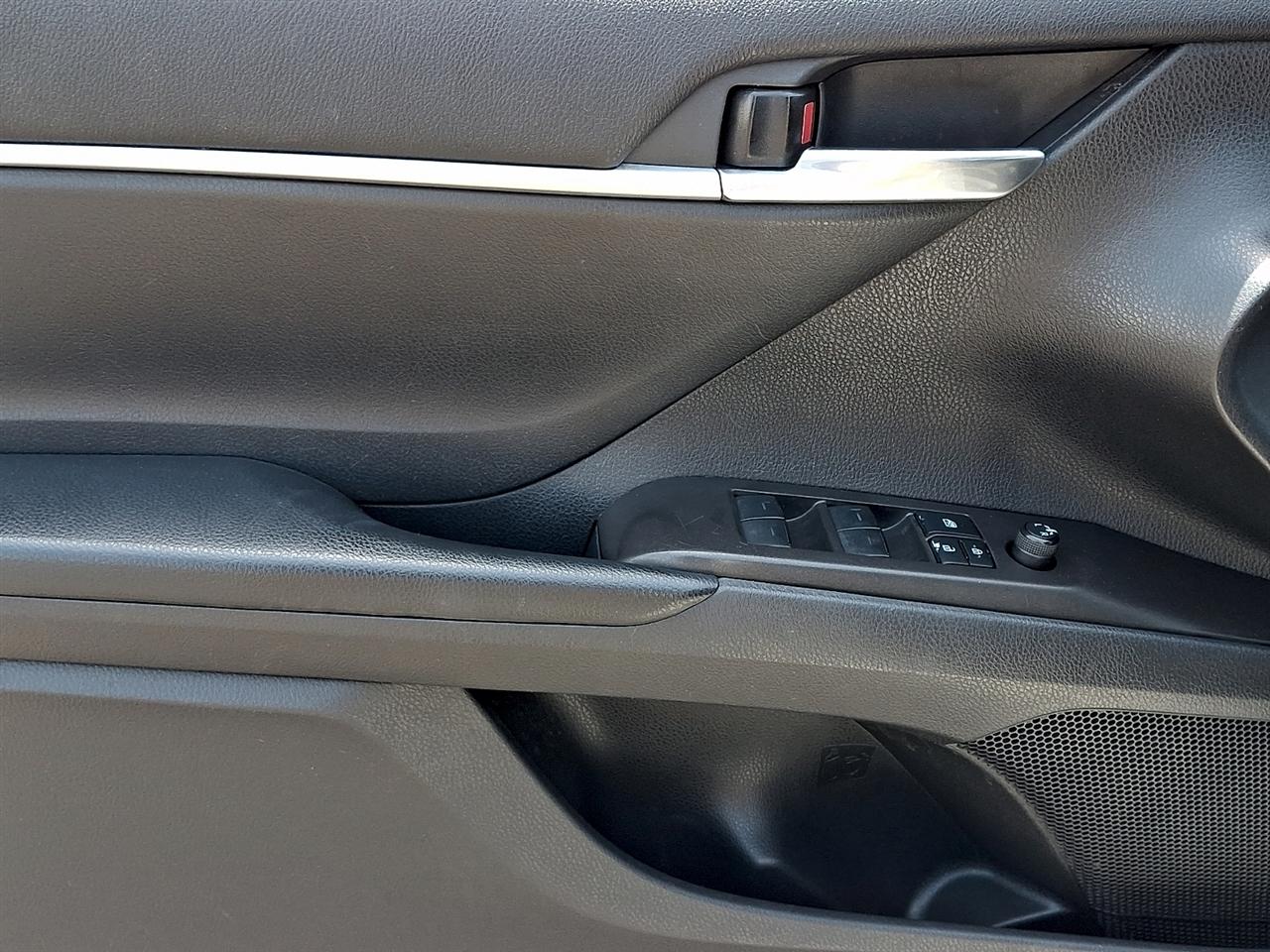 Toyota Camry LE Auto (Natl) 2022