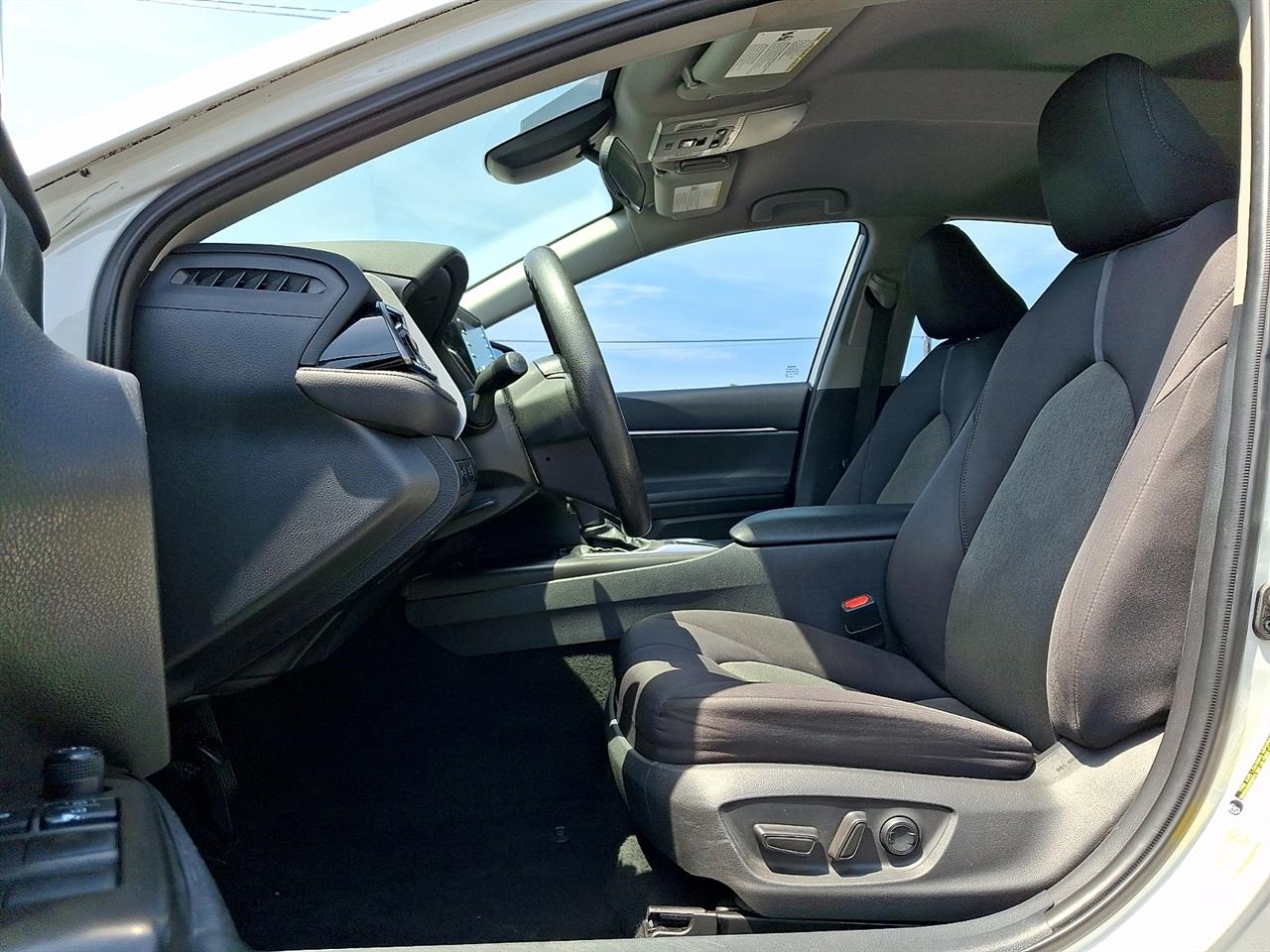 Toyota Camry LE Auto (Natl) 2022