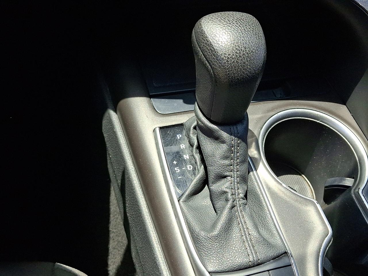 Toyota Camry LE Auto (Natl) 2022