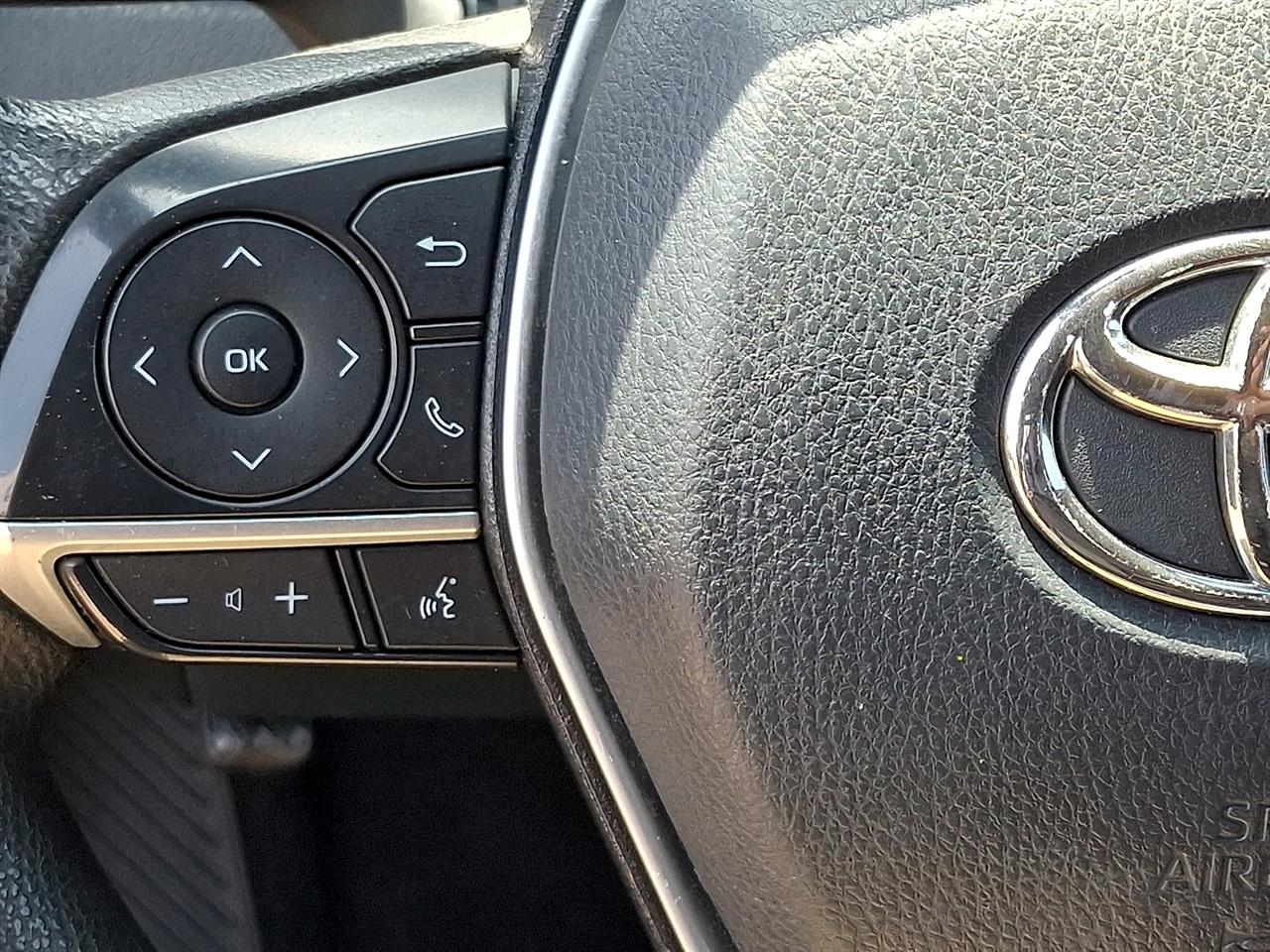 Toyota Camry LE Auto (Natl) 2022