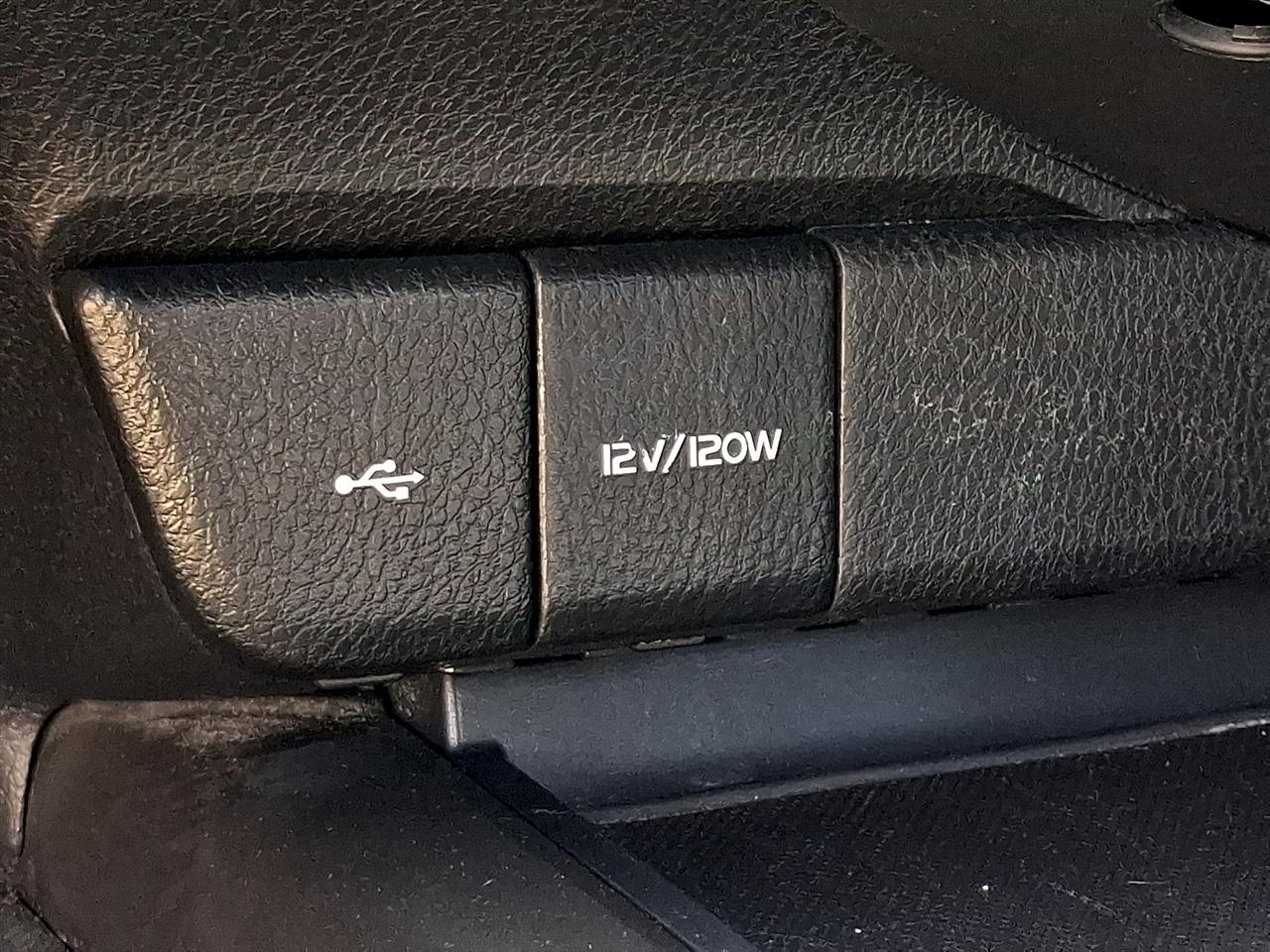 Toyota Camry LE Auto (Natl) 2022