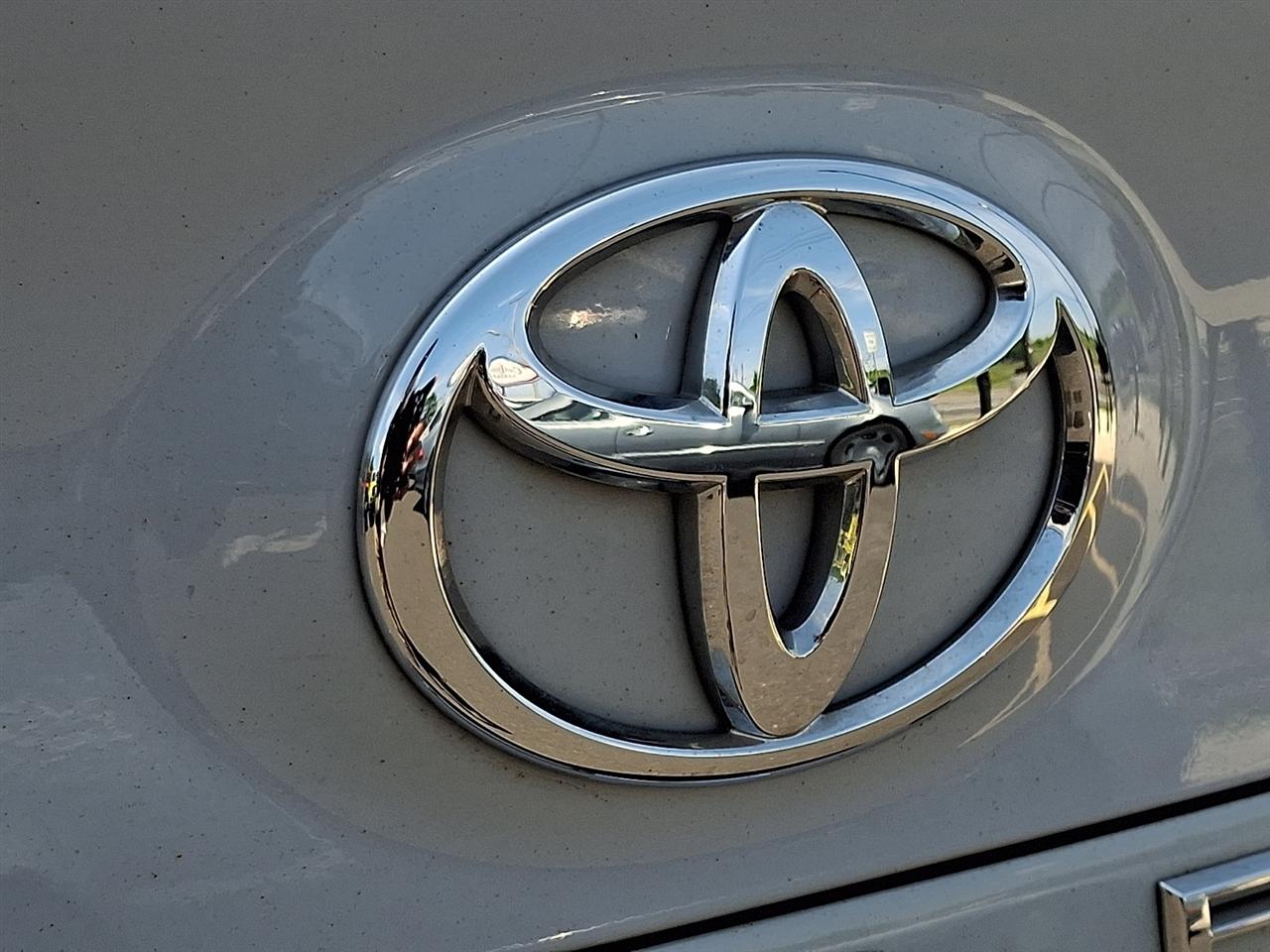 Toyota Camry LE Auto (Natl) 2022