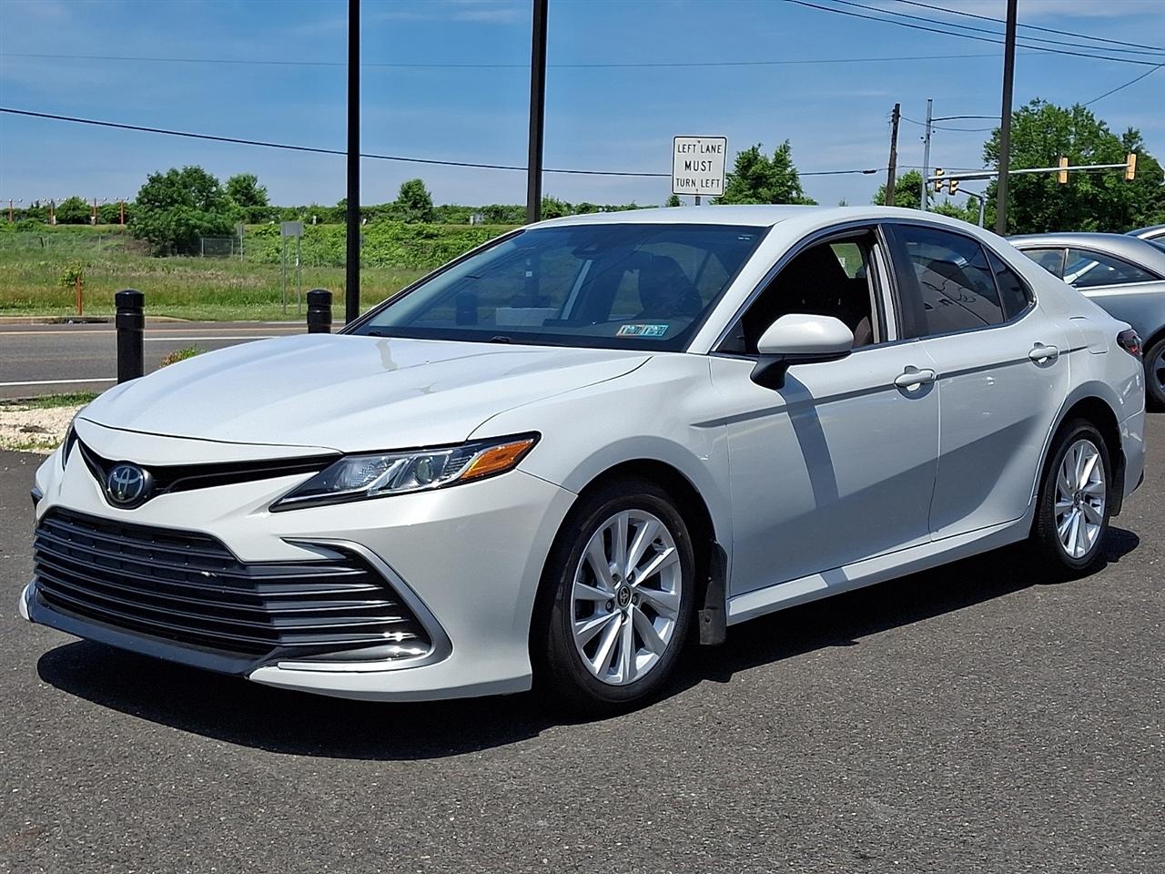 Toyota Camry LE Auto (Natl) 2022