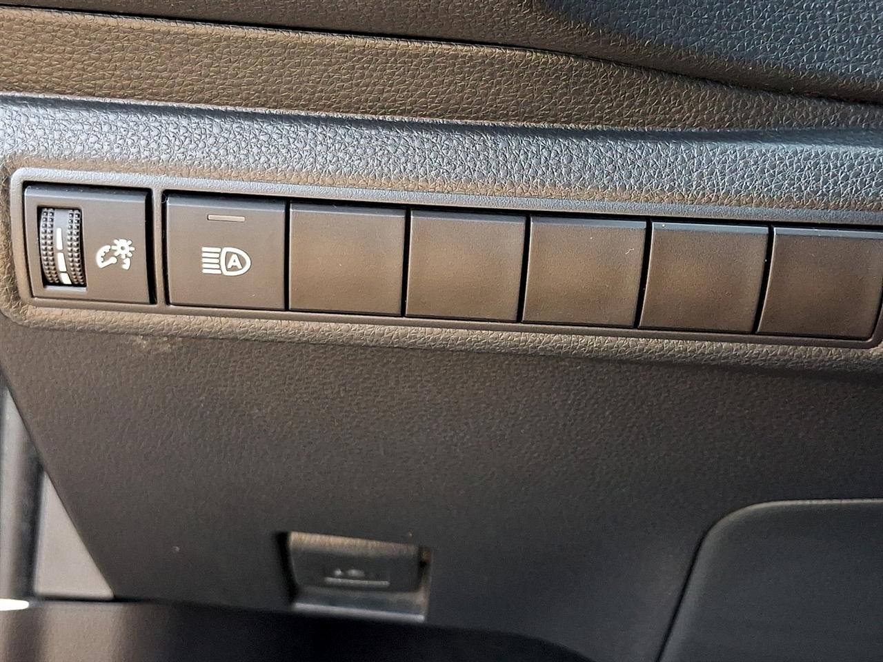 Toyota Corolla Nightshade CVT (Natl) 2020