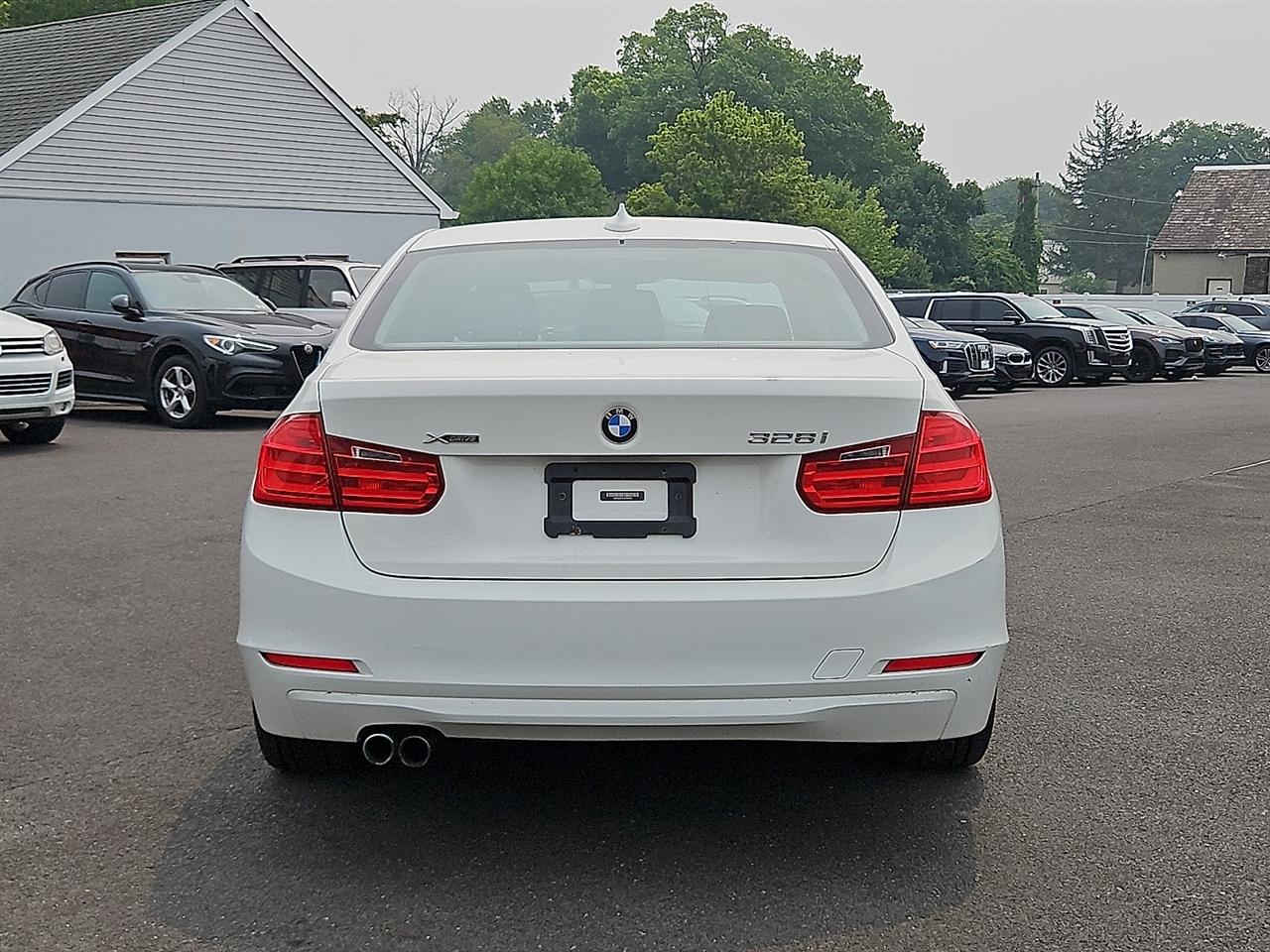 BMW 3 Series 4dr Sdn 328i xDrive AWD SULEV 2014