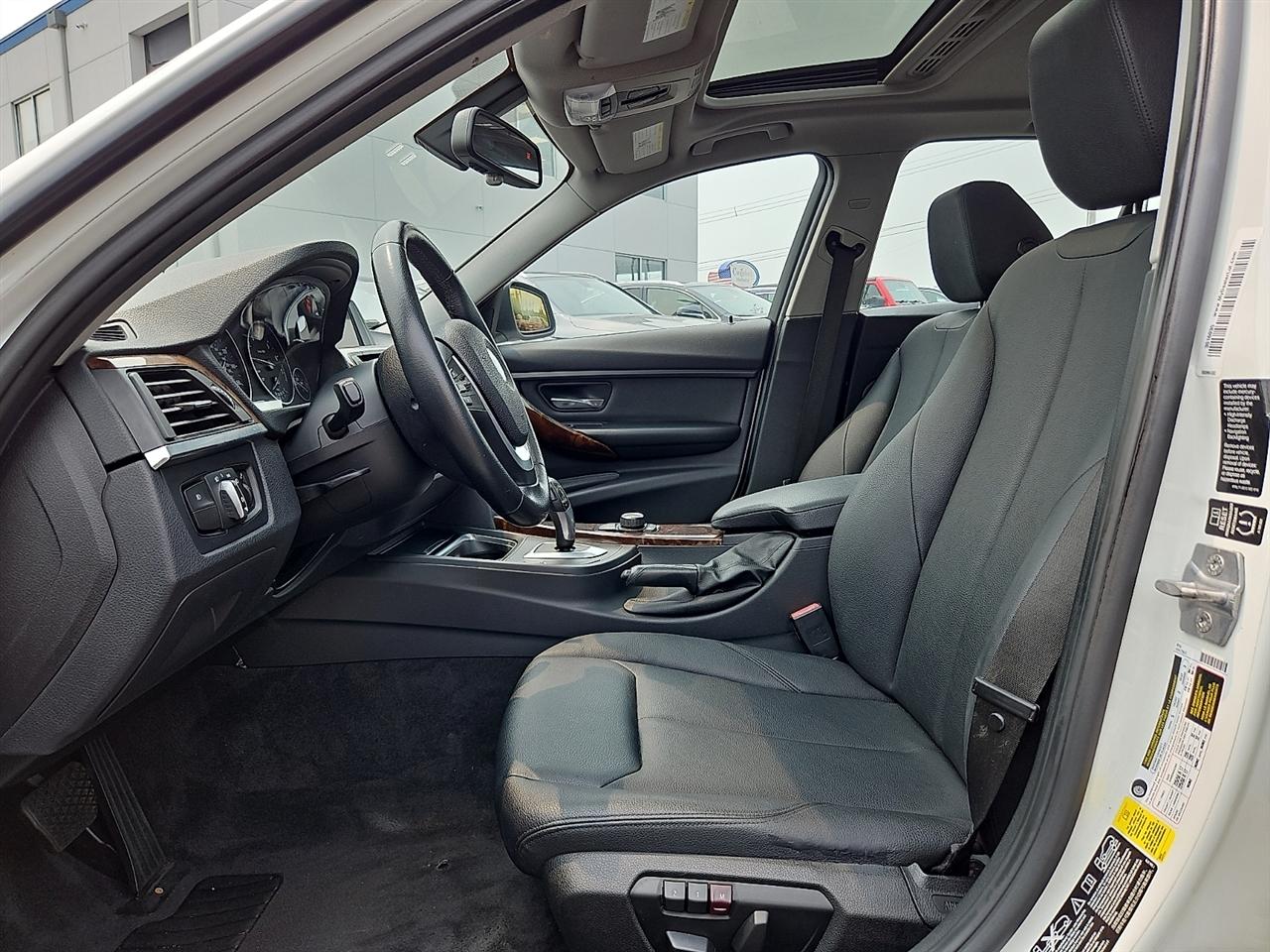 BMW 3 Series 4dr Sdn 328i xDrive AWD SULEV 2014