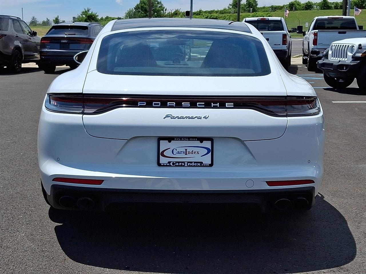 Porsche Panamera RWD 2022