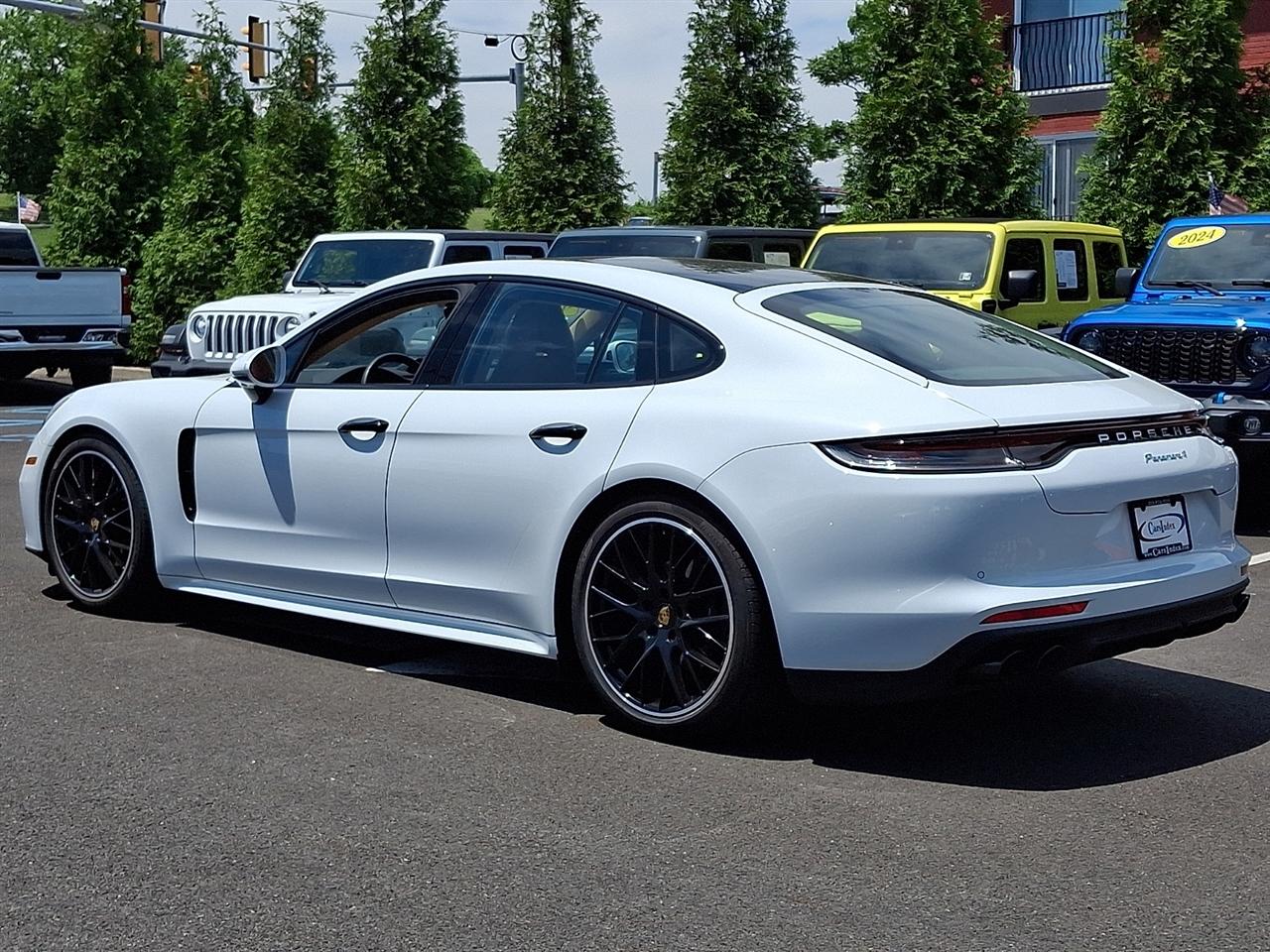 Porsche Panamera RWD 2022