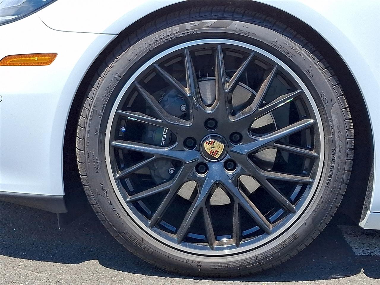 Porsche Panamera RWD 2022