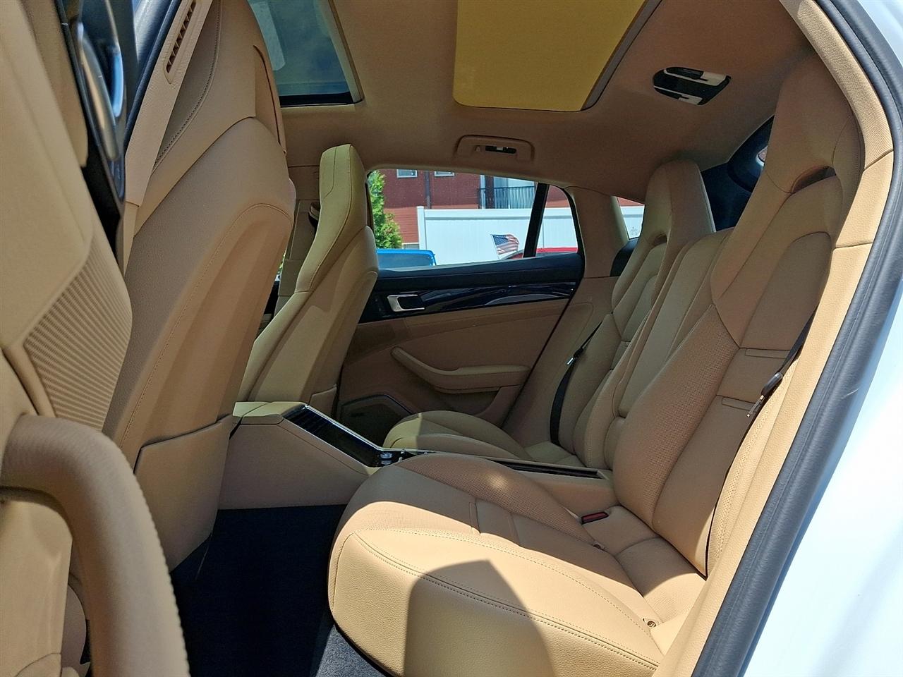 Porsche Panamera RWD 2022