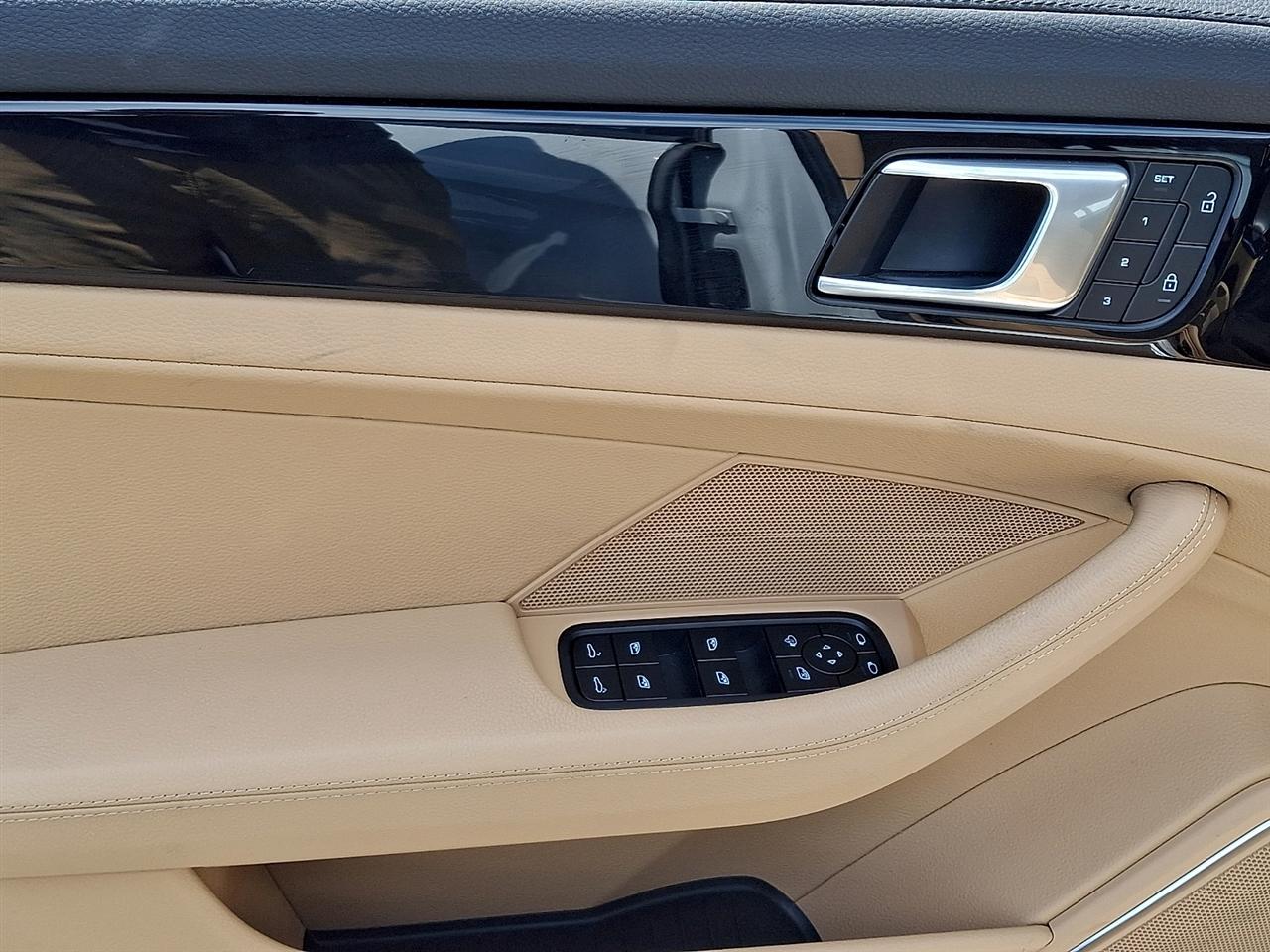 Porsche Panamera RWD 2022