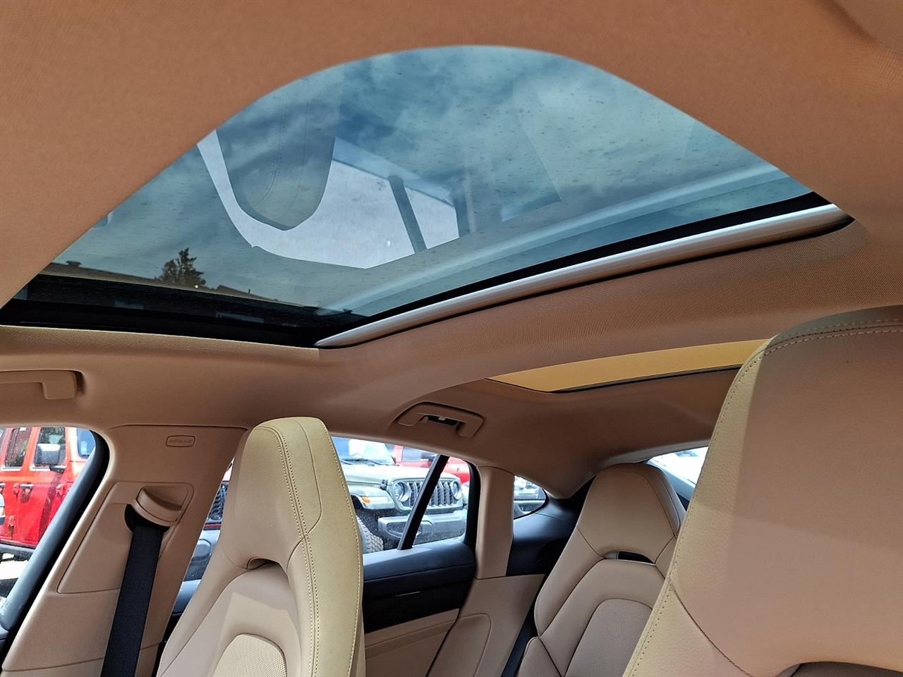 Porsche Panamera RWD 2022