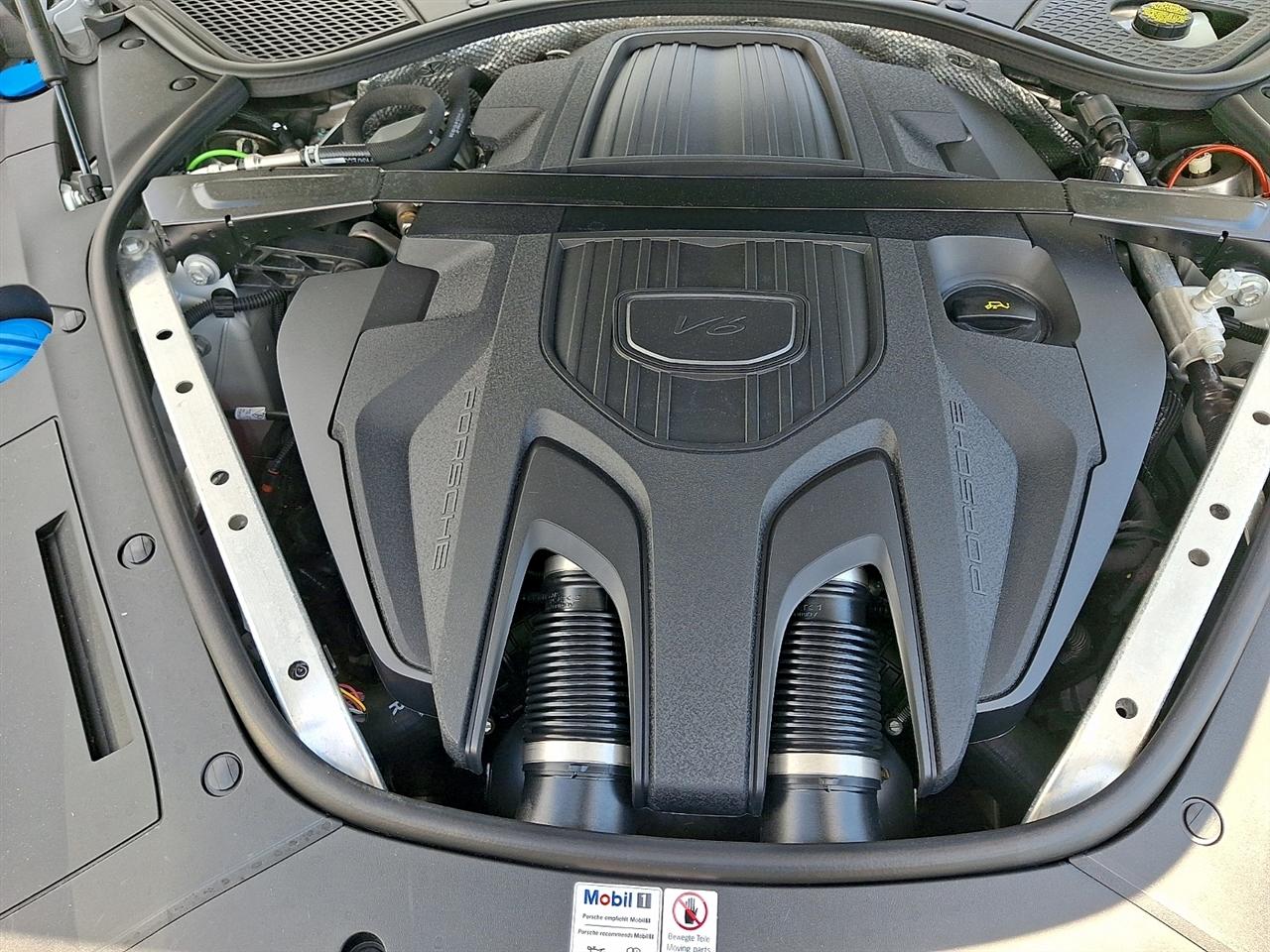 Porsche Panamera RWD 2022