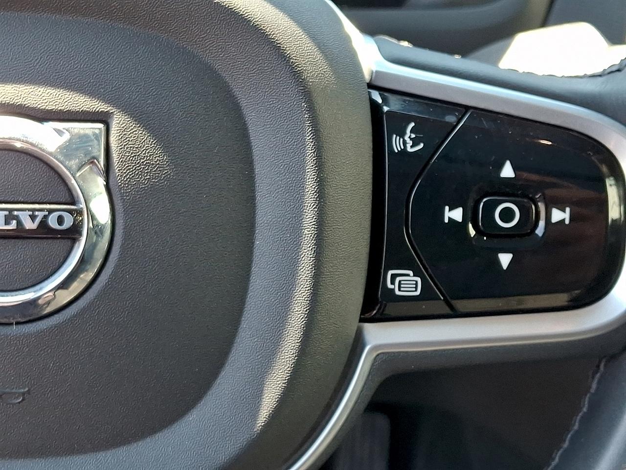 Volvo XC90 T5 AWD Momentum 7P 2022
