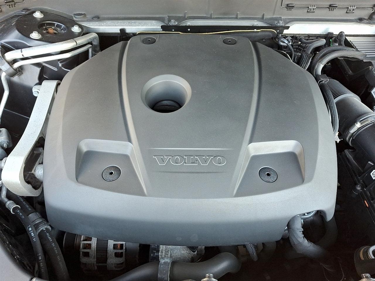 Volvo XC90 T5 AWD Momentum 7P 2022