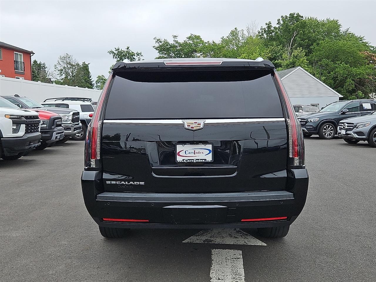 Cadillac Escalade ESV 4WD 4dr Luxury 2017