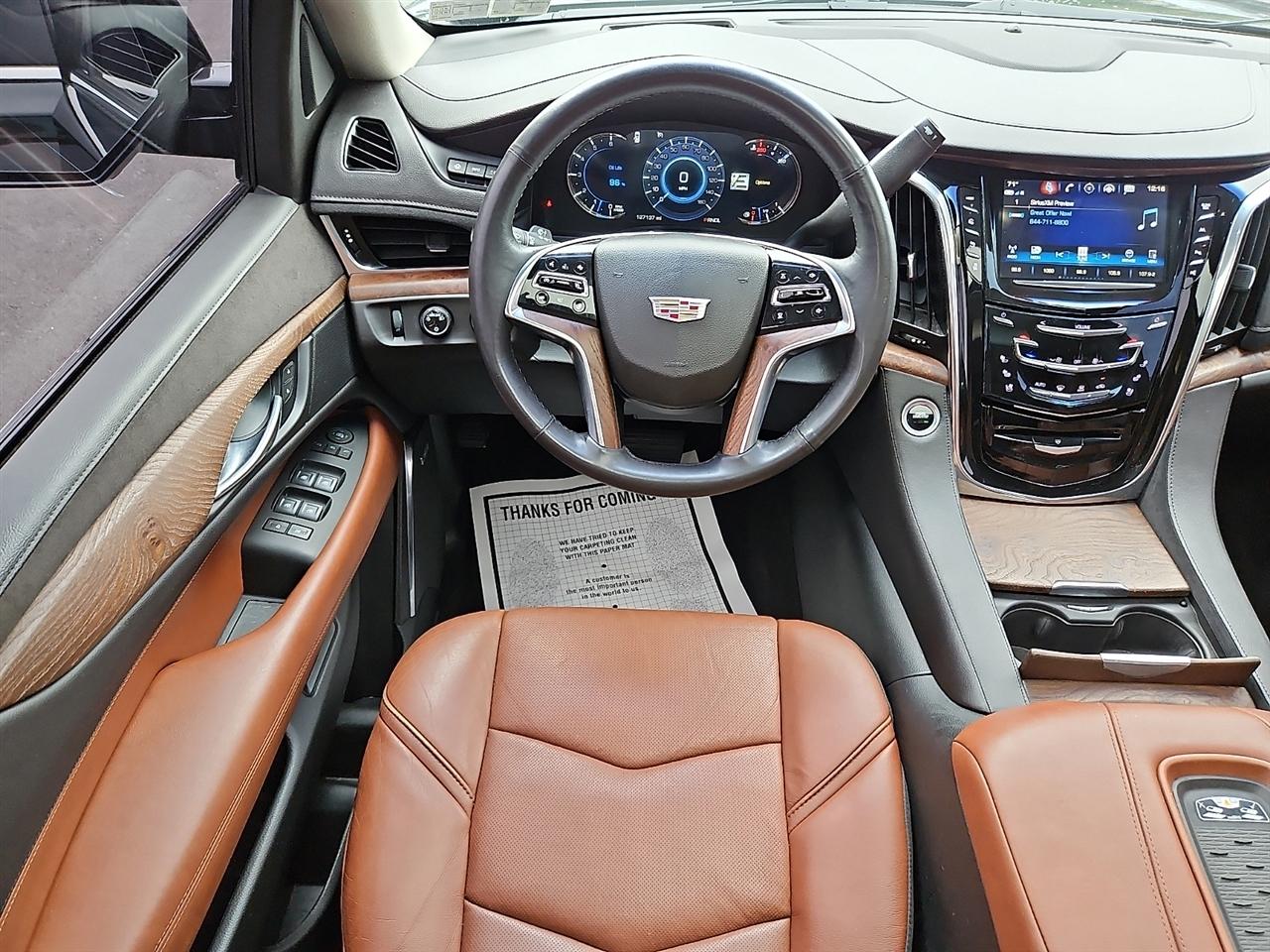 Cadillac Escalade ESV 4WD 4dr Luxury 2017