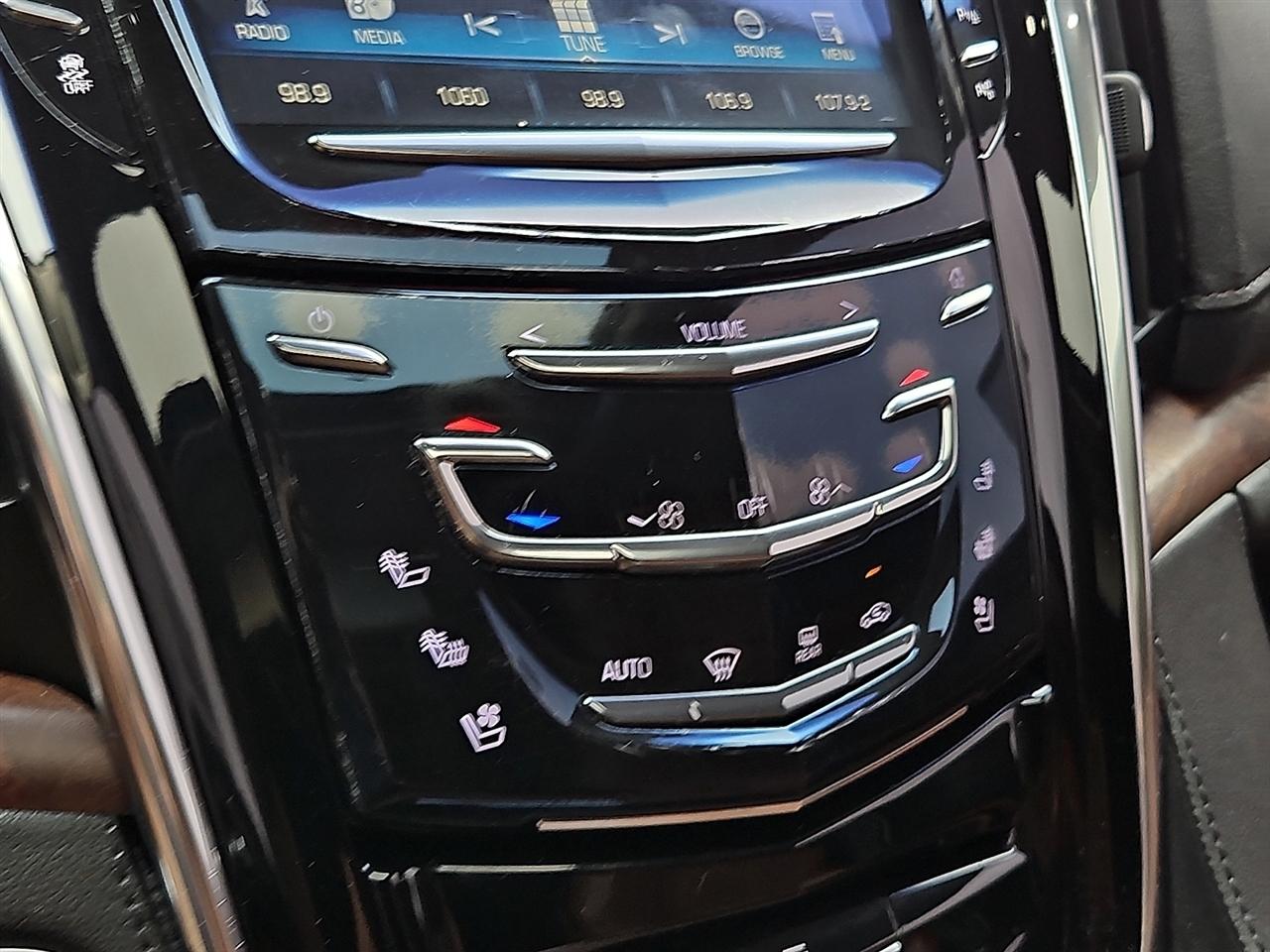 Cadillac Escalade ESV 4WD 4dr Luxury 2017