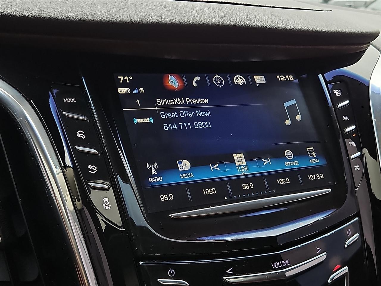 Cadillac Escalade ESV 4WD 4dr Luxury 2017