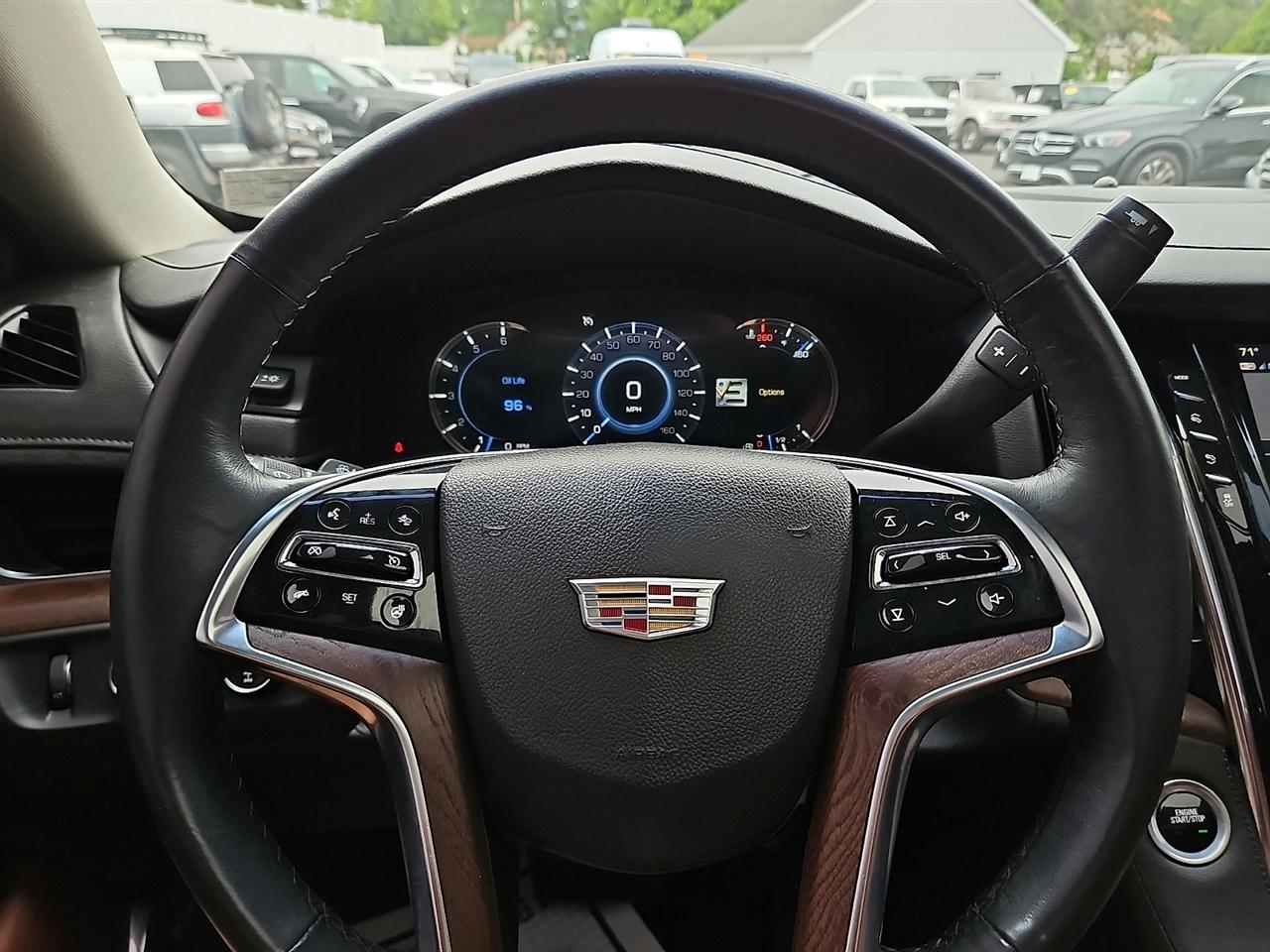Cadillac Escalade ESV 4WD 4dr Luxury 2017