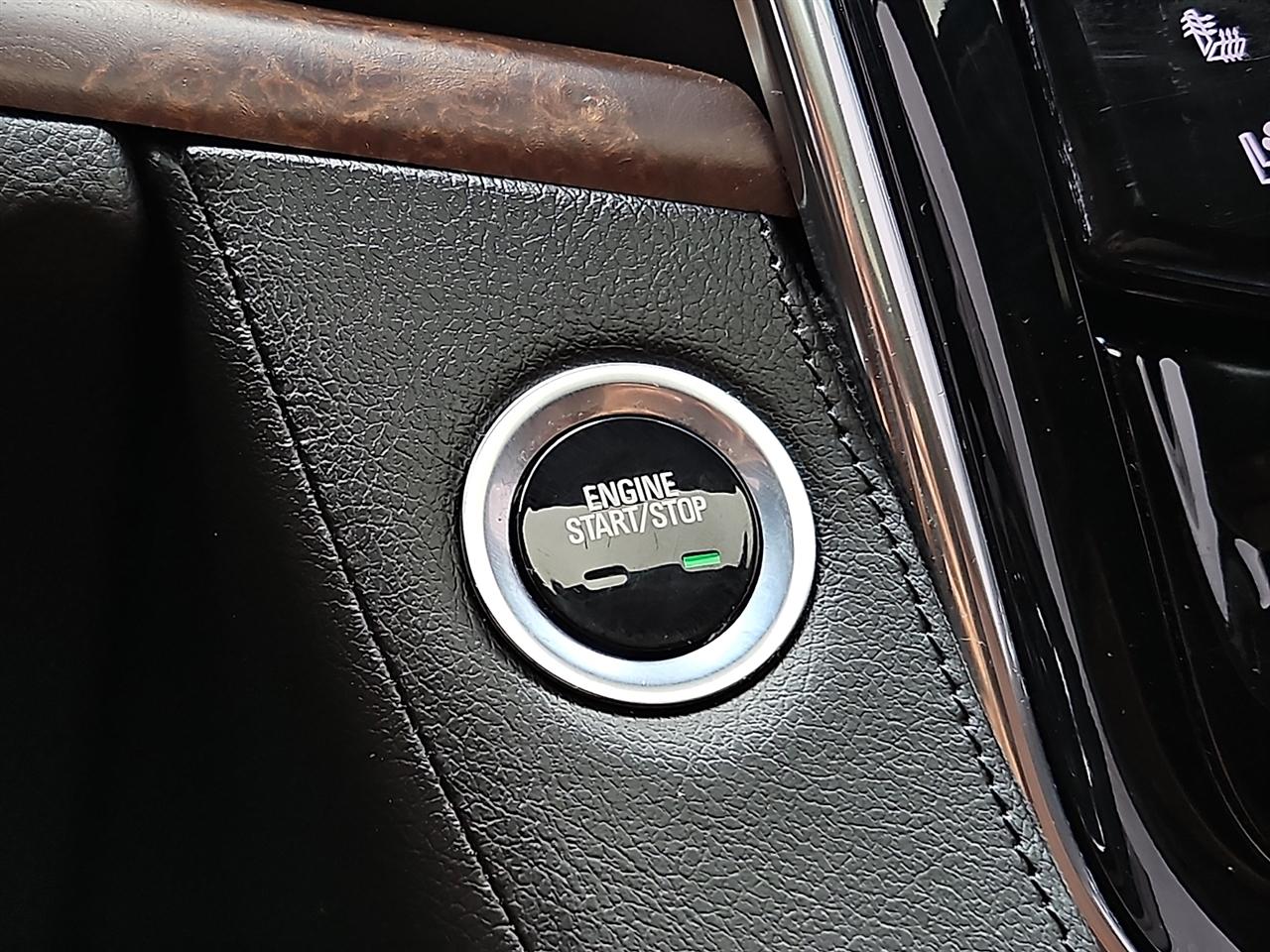 Cadillac Escalade ESV 4WD 4dr Luxury 2017
