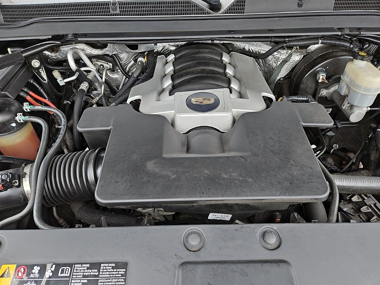 Cadillac Escalade ESV 4WD 4dr Luxury 2017