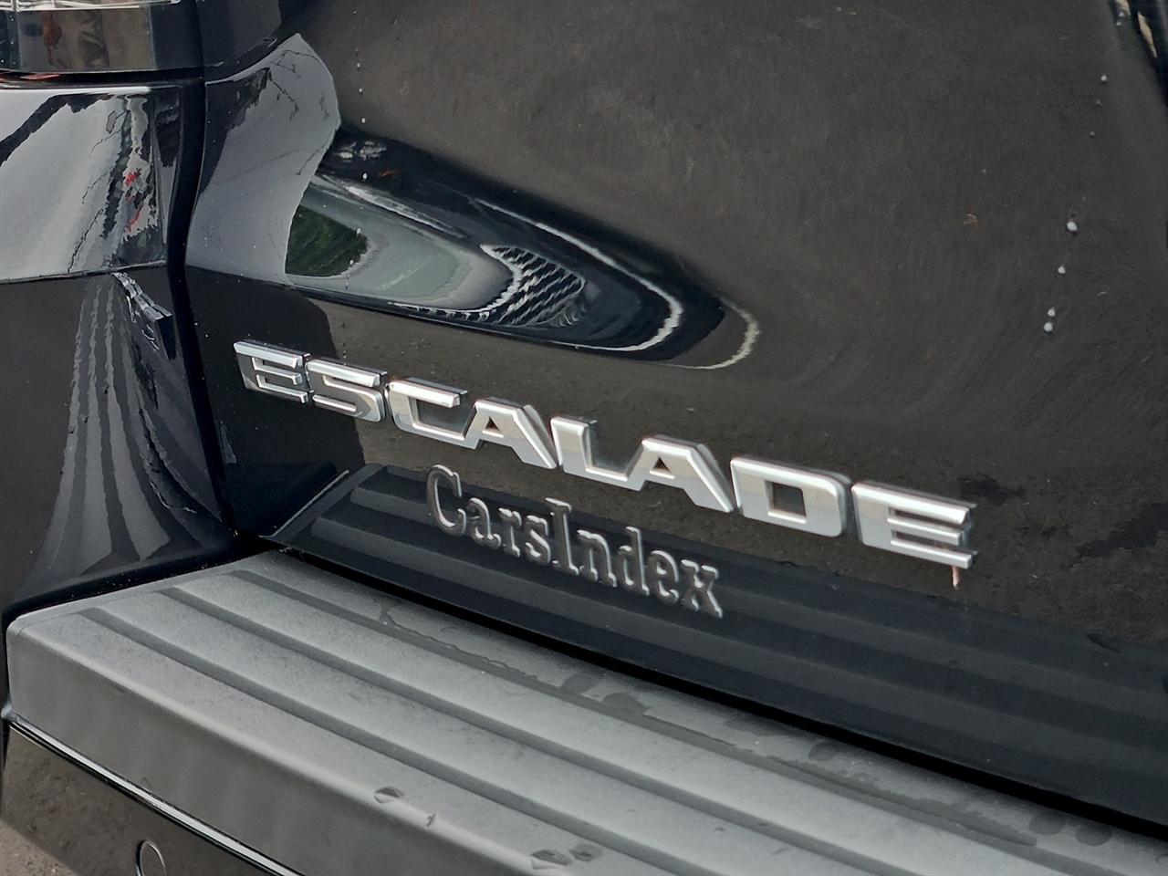 Cadillac Escalade ESV 4WD 4dr Luxury 2017