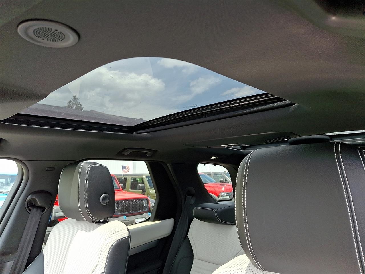 Land Rover Discovery P300 S R-Dynamic 2023