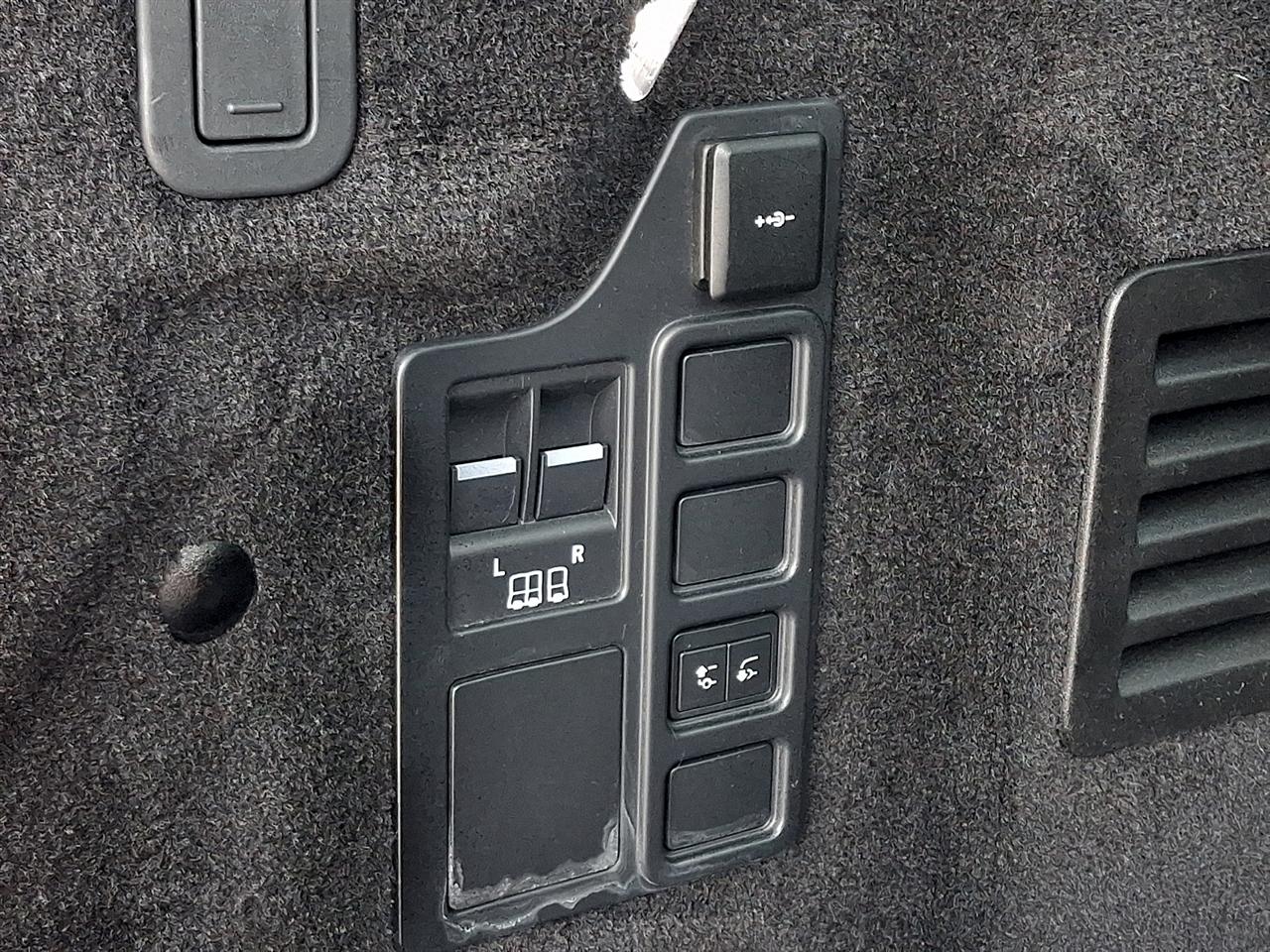Land Rover Discovery P300 S R-Dynamic 2023