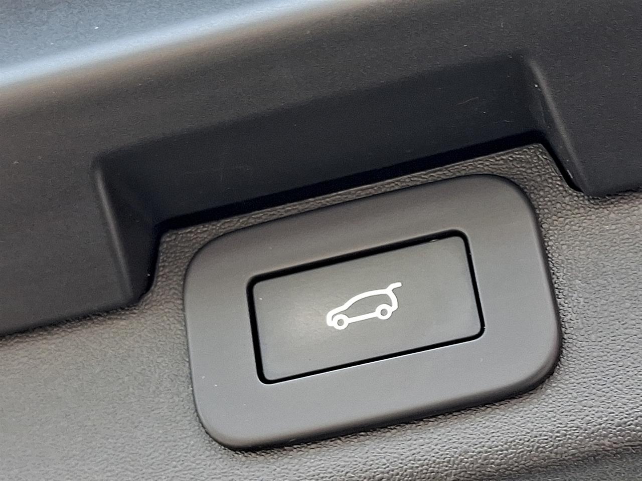 Land Rover Discovery P300 S R-Dynamic 2023