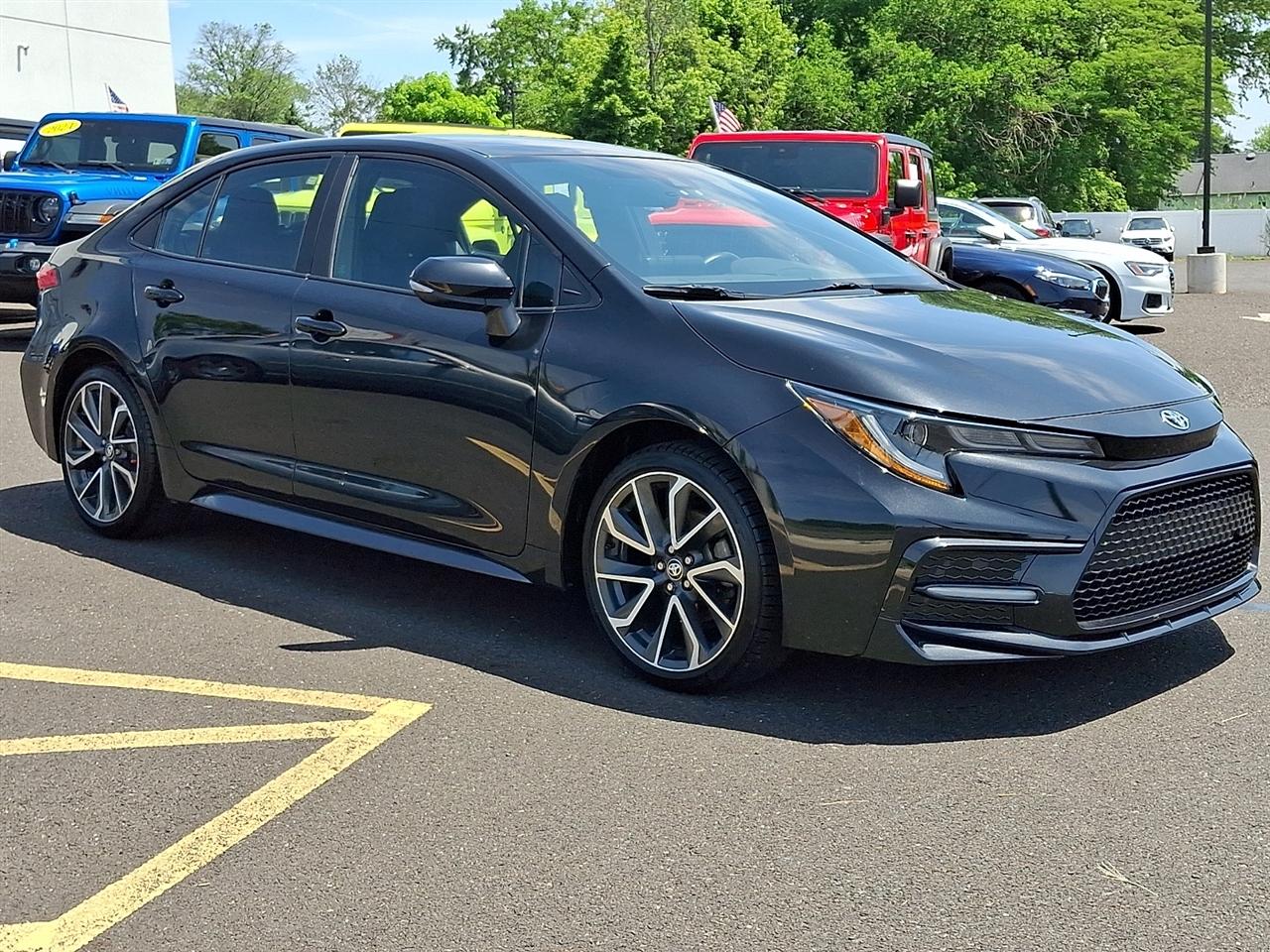 Toyota Corolla SE Nightshade CVT (Natl) 2022