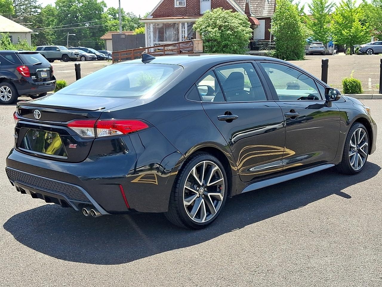 Toyota Corolla SE Nightshade CVT (Natl) 2022