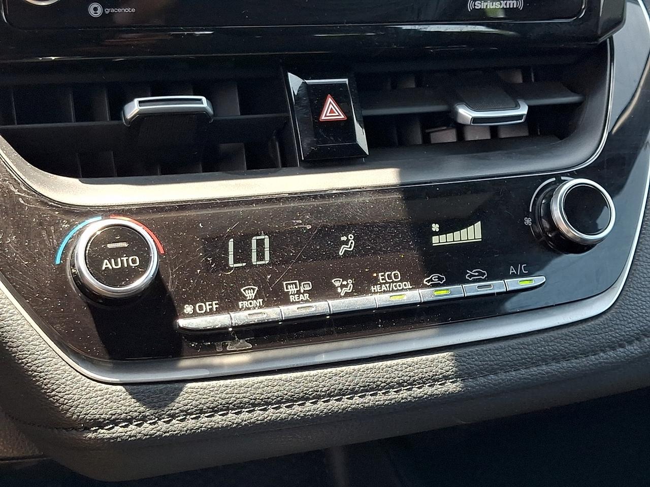 Toyota Corolla SE Nightshade CVT (Natl) 2022