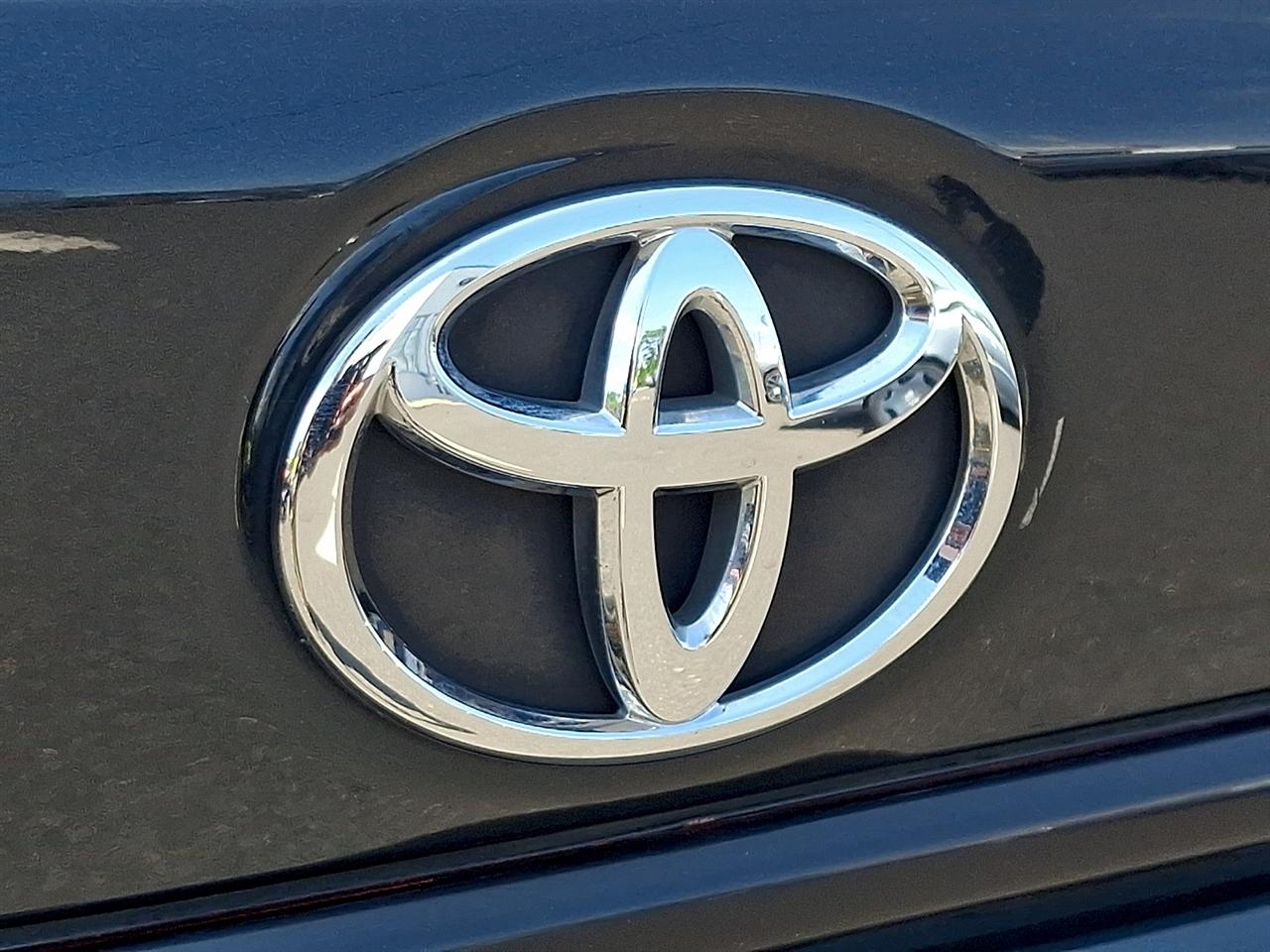 Toyota Corolla SE Nightshade CVT (Natl) 2022