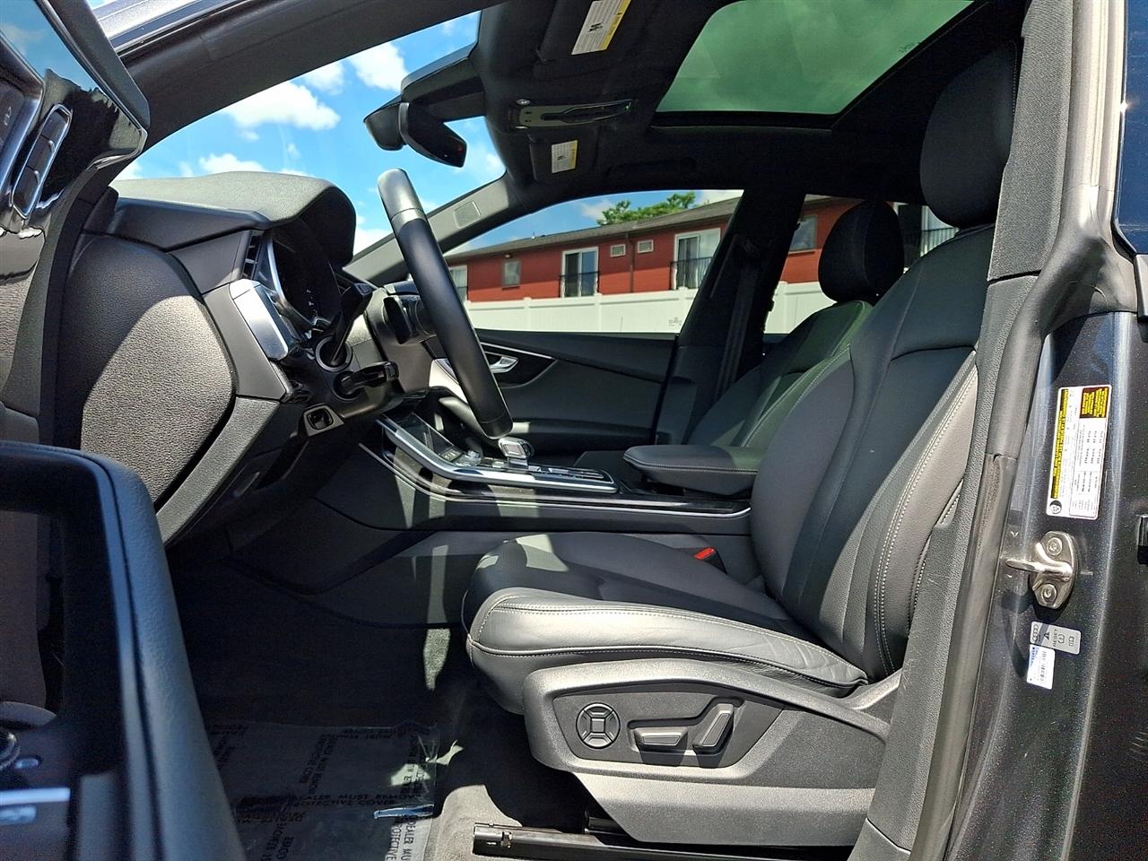 Audi Q8 Premium Plus 55 TFSI quattro 2021
