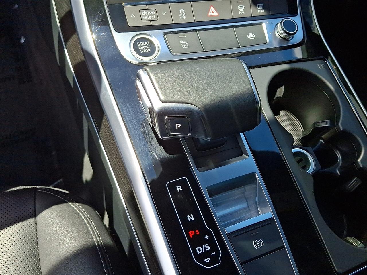Audi Q8 Premium Plus 55 TFSI quattro 2021