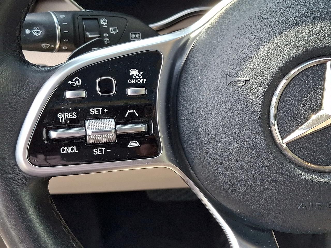 Mercedes-Benz GLC GLC 300 4MATIC SUV 2021
