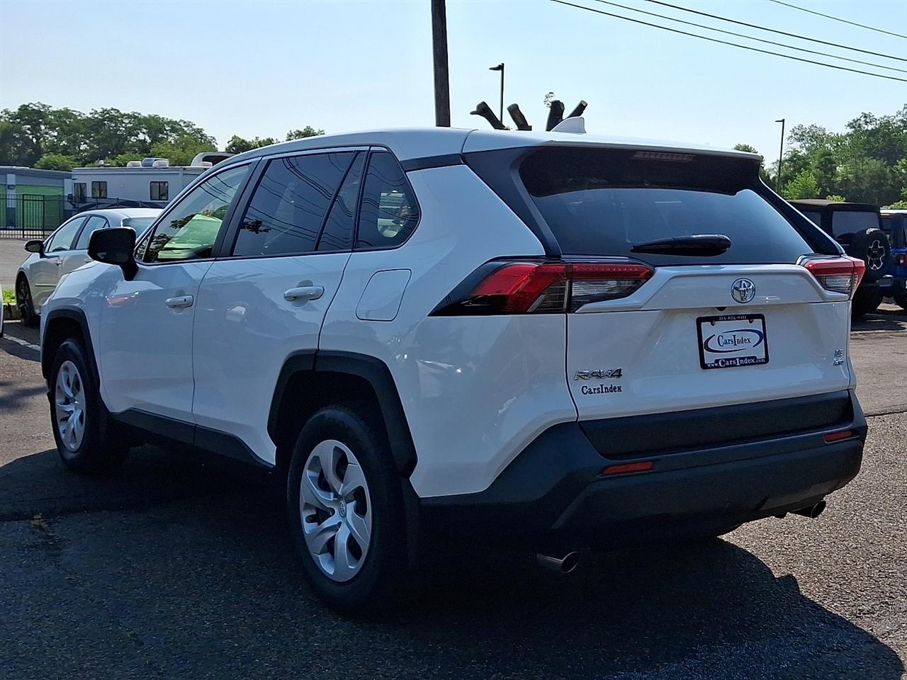 Toyota RAV4 LE AWD (Natl) 2022