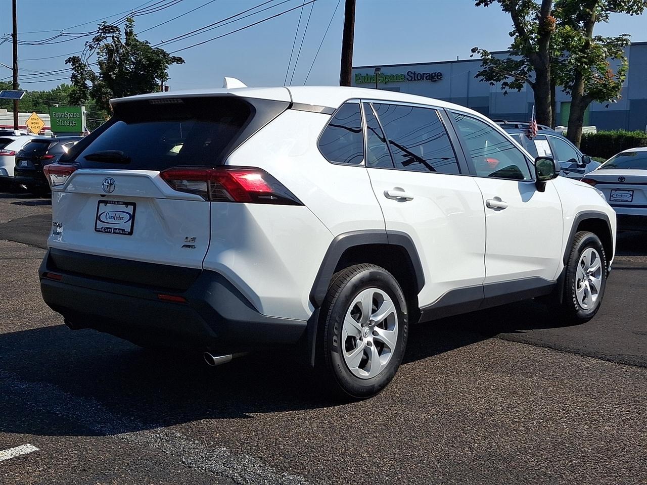 Toyota RAV4 LE AWD (Natl) 2022