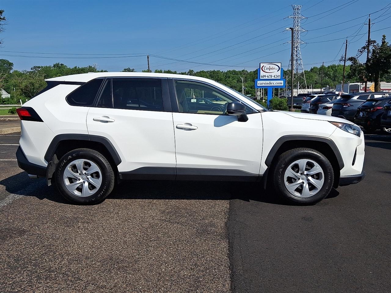 Toyota RAV4 LE AWD (Natl) 2022