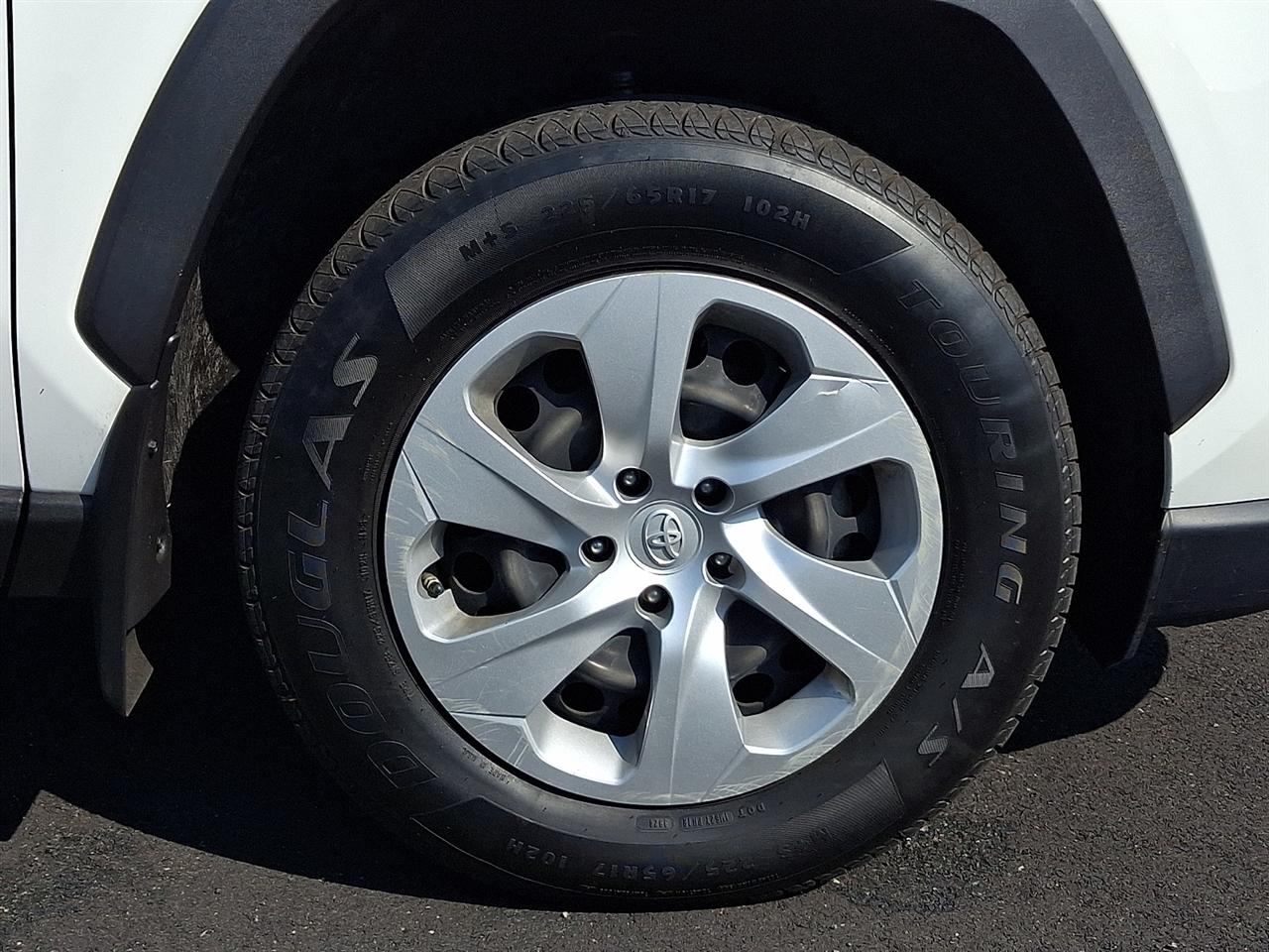 Toyota RAV4 LE AWD (Natl) 2022