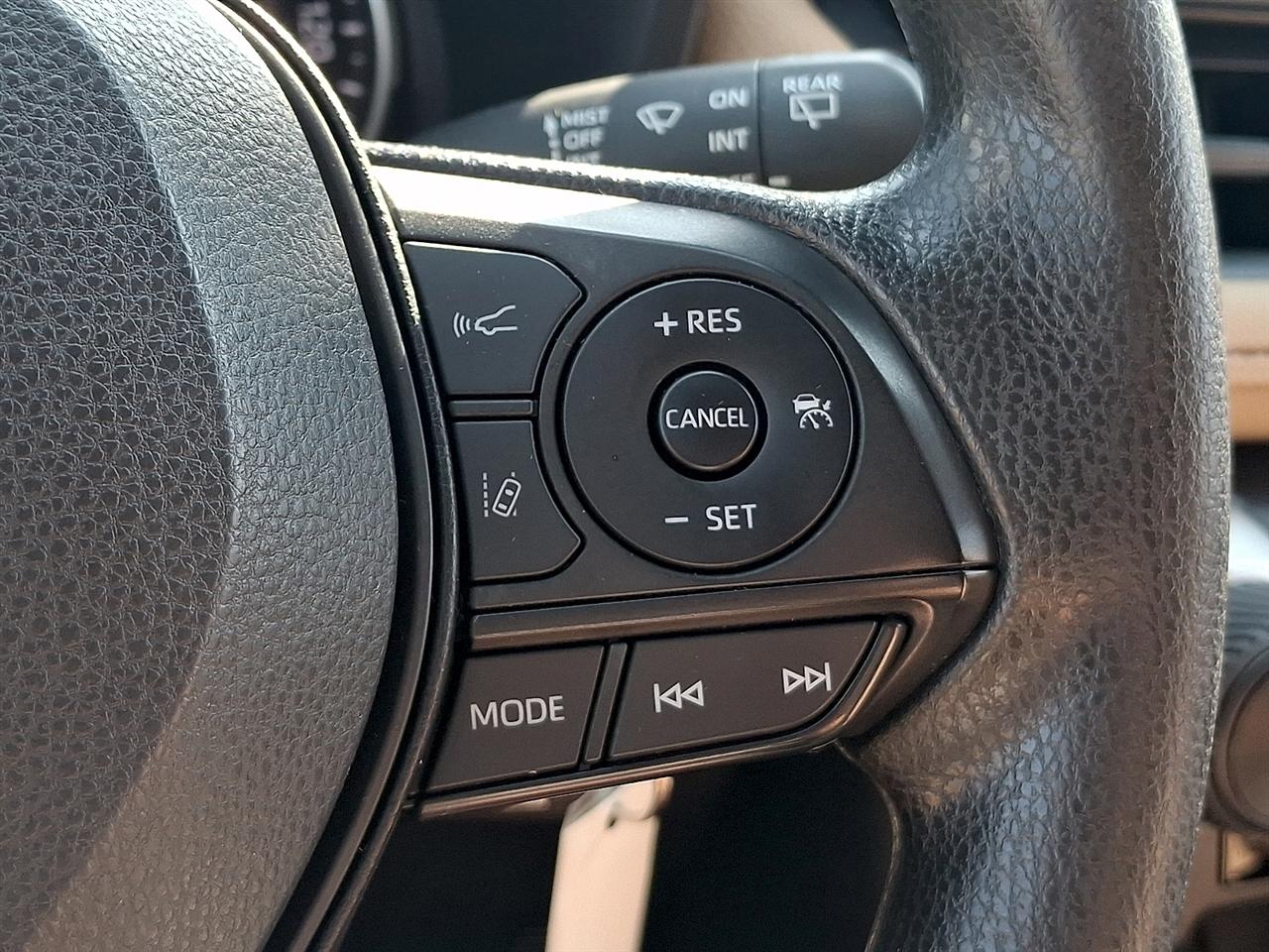 Toyota RAV4 LE AWD (Natl) 2022